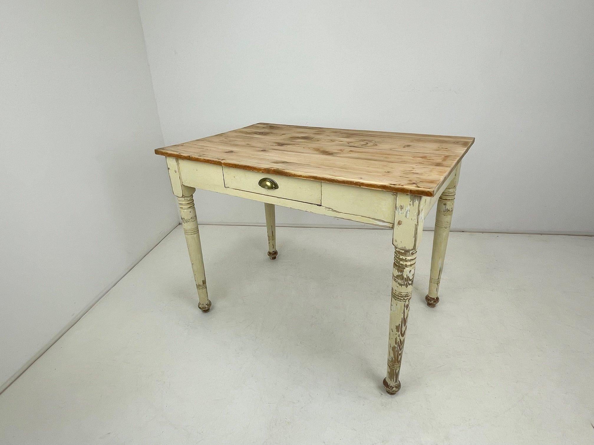 Early 20th Century Wooden Work Table or Writing Desk with Original Patina For Sale 5