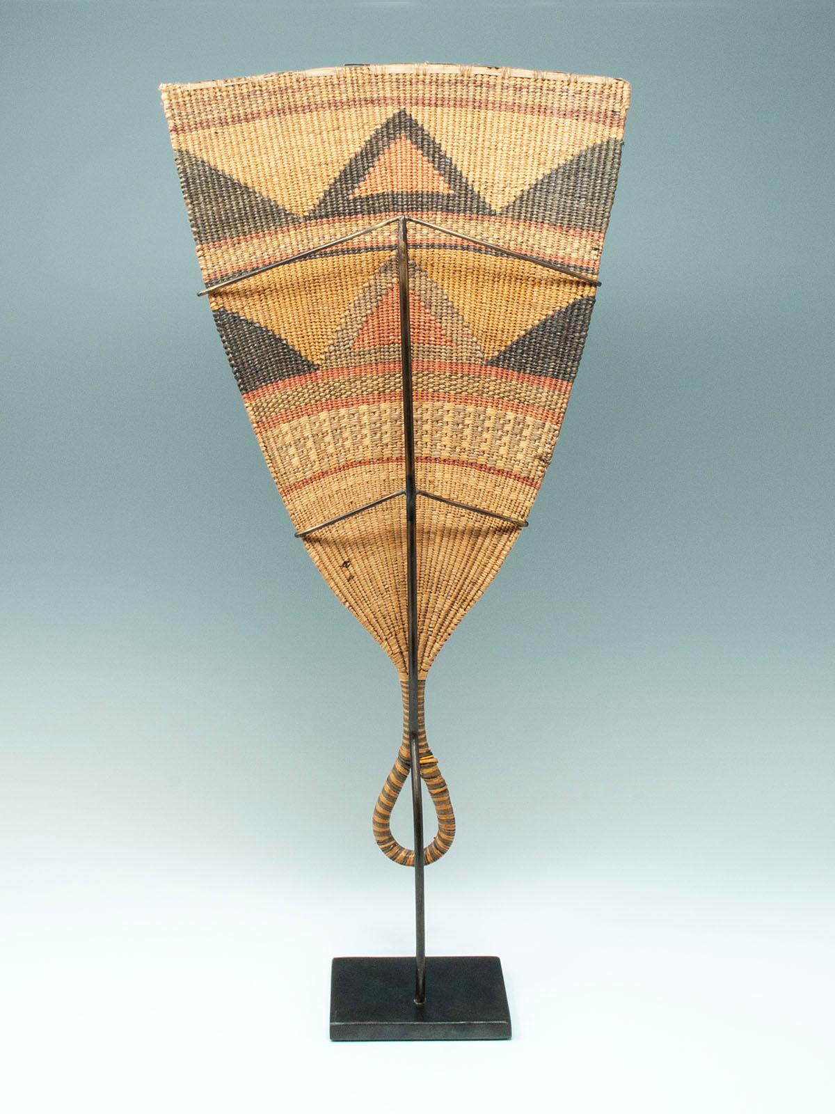 Geflochtener königlicher Fächer aus dem frühen 20. Jahrhundert, Volk der Chokwe, D. R. Kongo (Kongolesisch) im Angebot