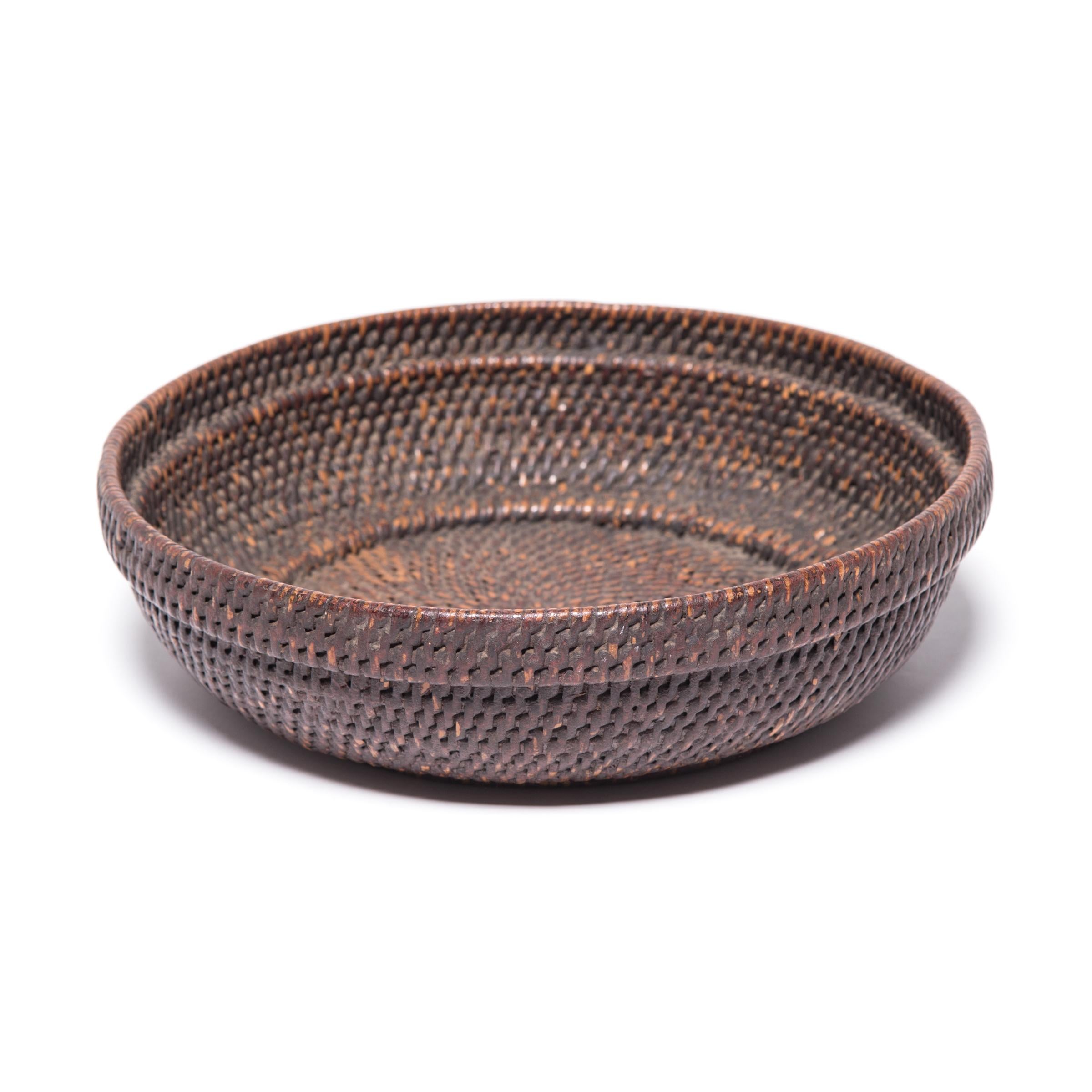 Early 20th Century Woven Offering Tray Basket In Good Condition In Chicago, IL