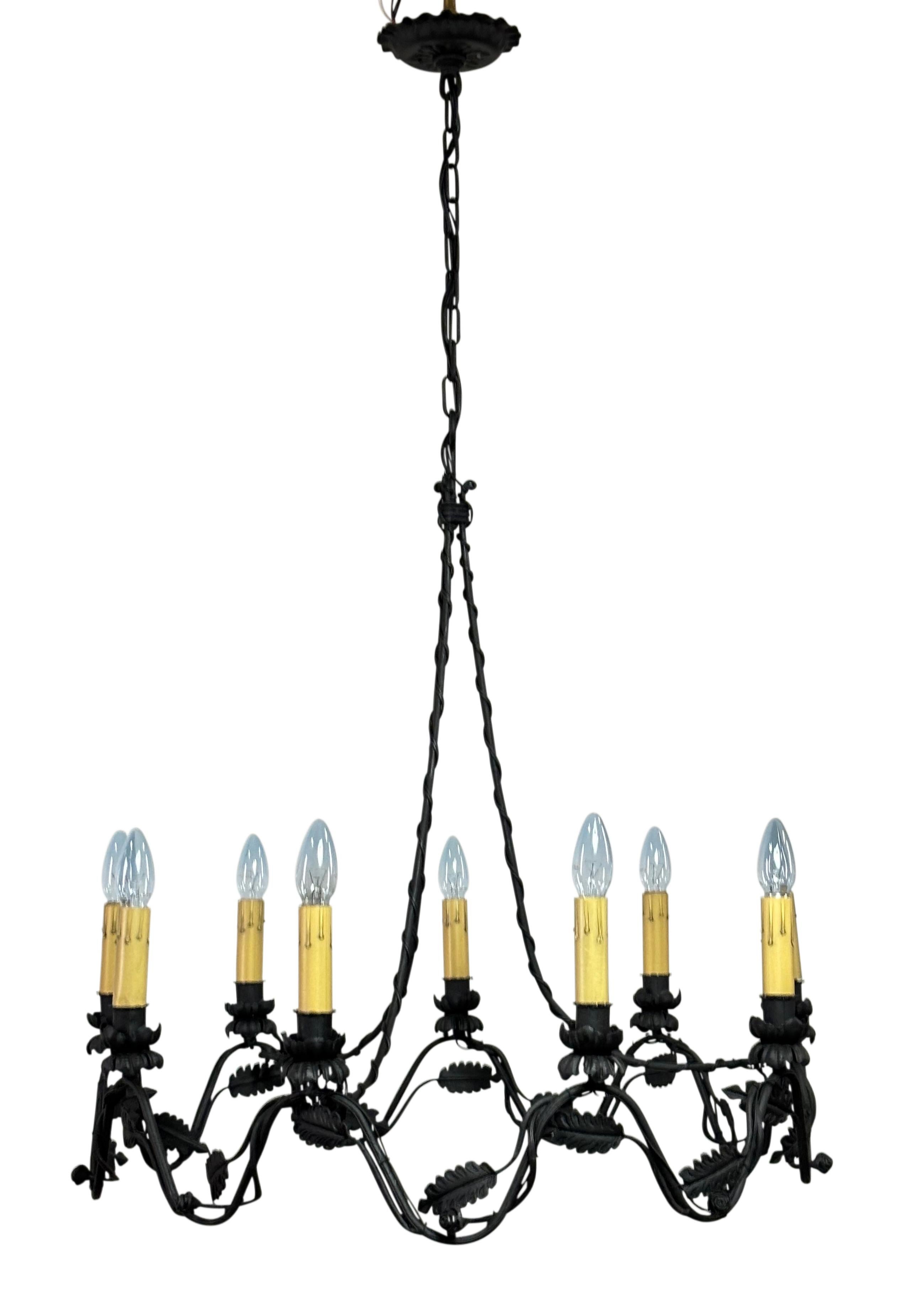 20ième siècle Luminaire en fer forgé du début du 20ème siècle Chandelier en vente