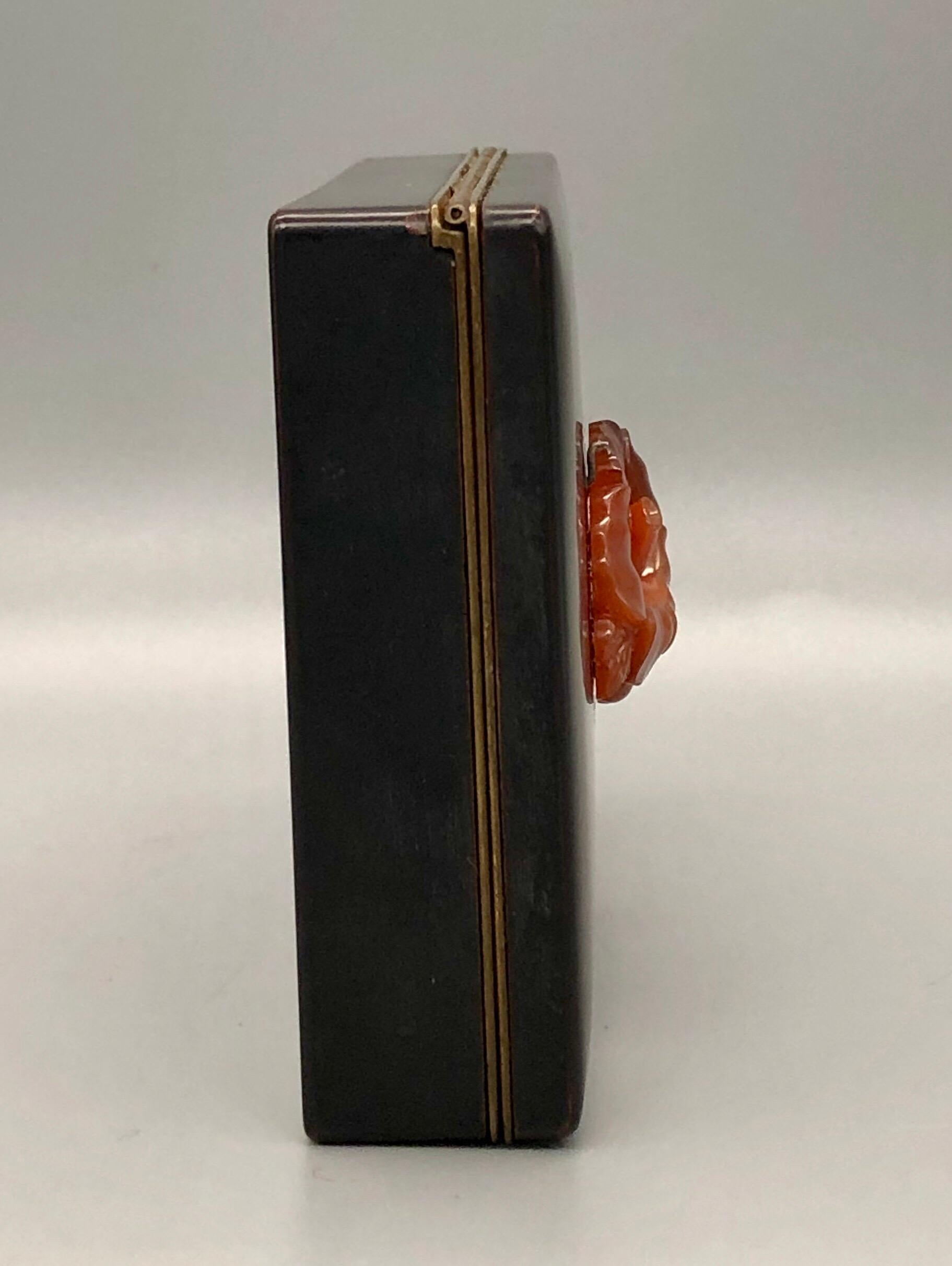 Early 20th Century Yamanaka Black Enamel Hinged Box with Carved Agate Flower For Sale 2