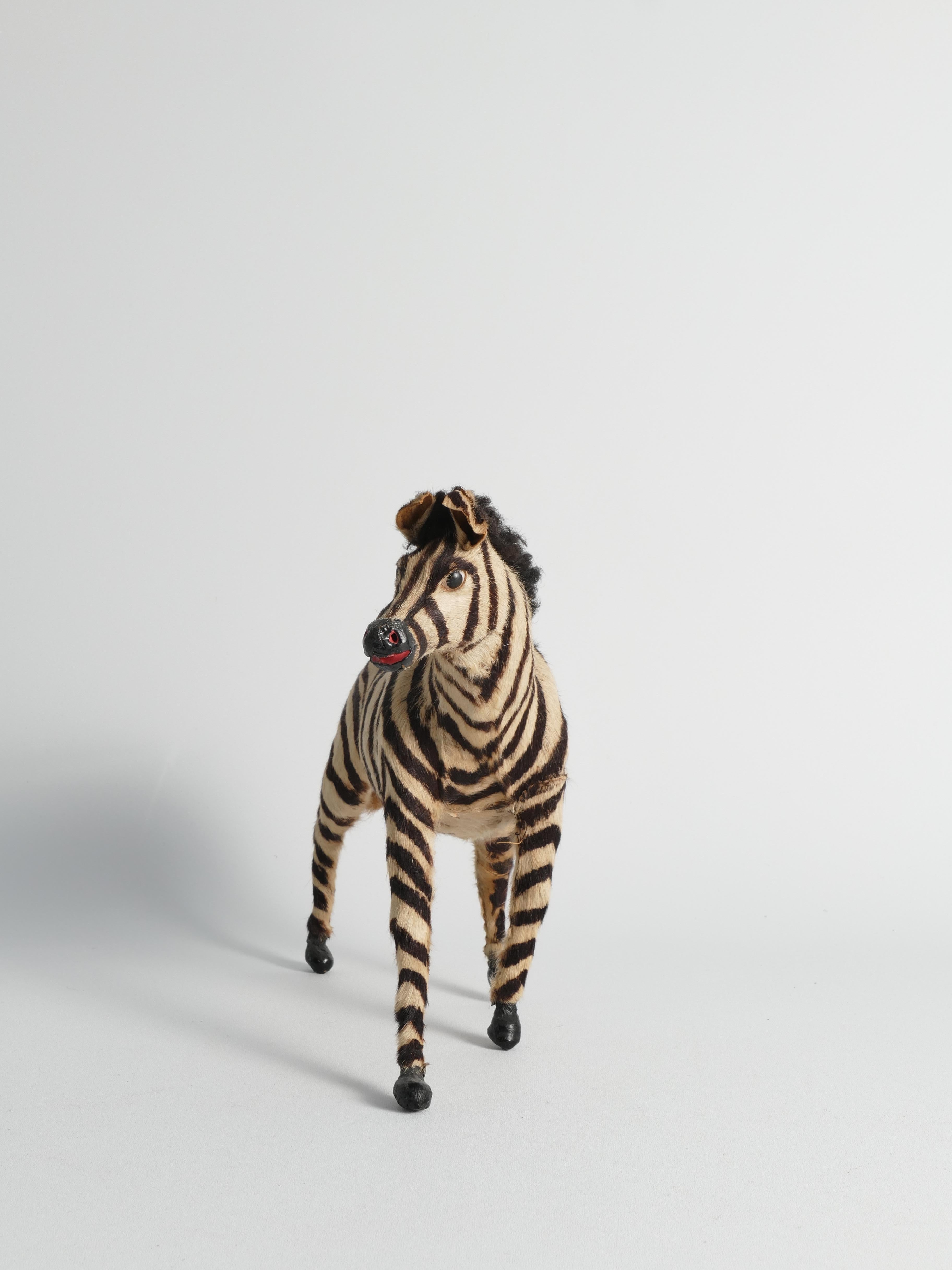 Early 20th Century Zebra Figurine In Good Condition For Sale In Grythyttan, SE