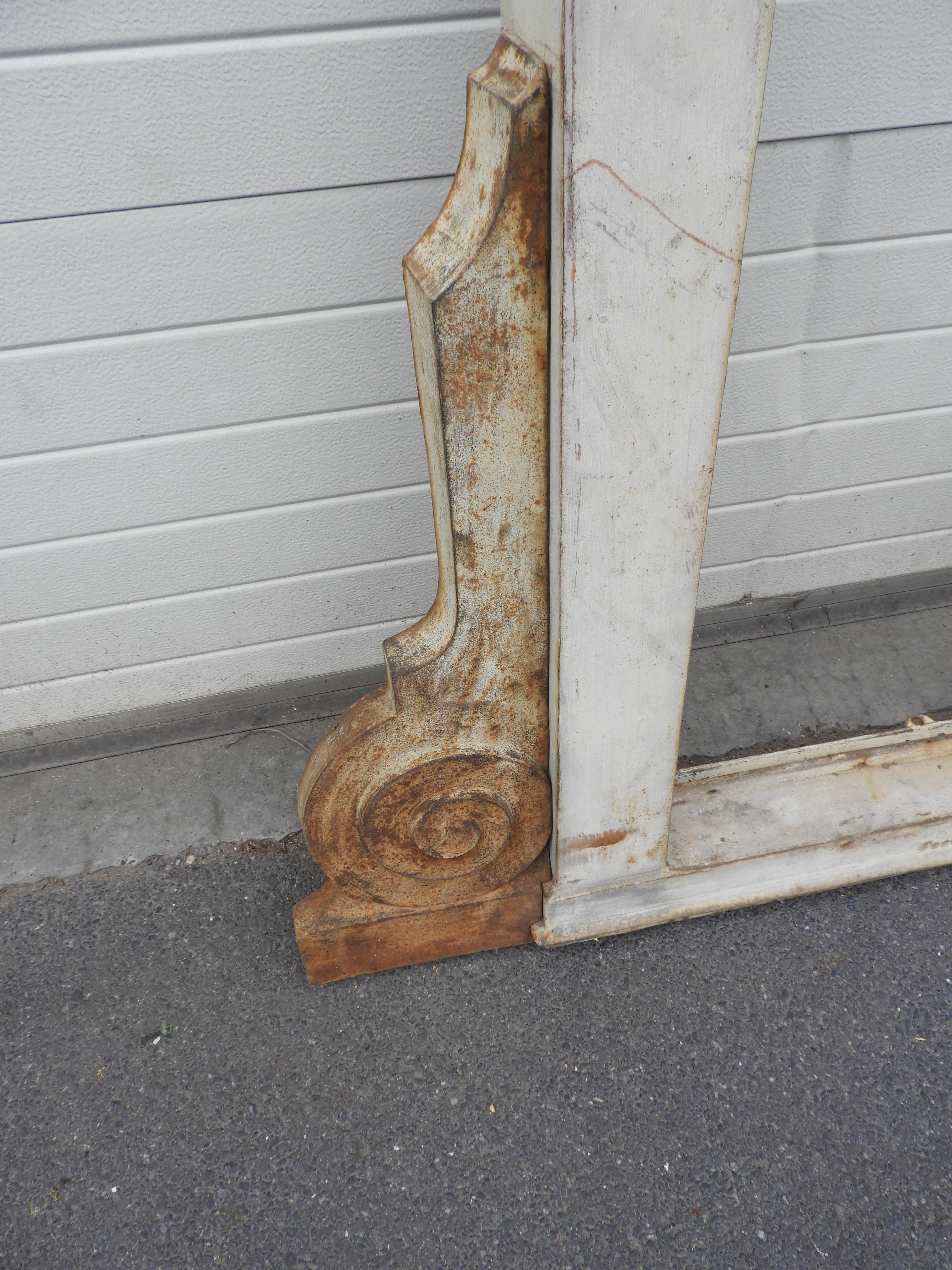 Early 20th Decorative Century Cast Iron Window Frames For Sale 3
