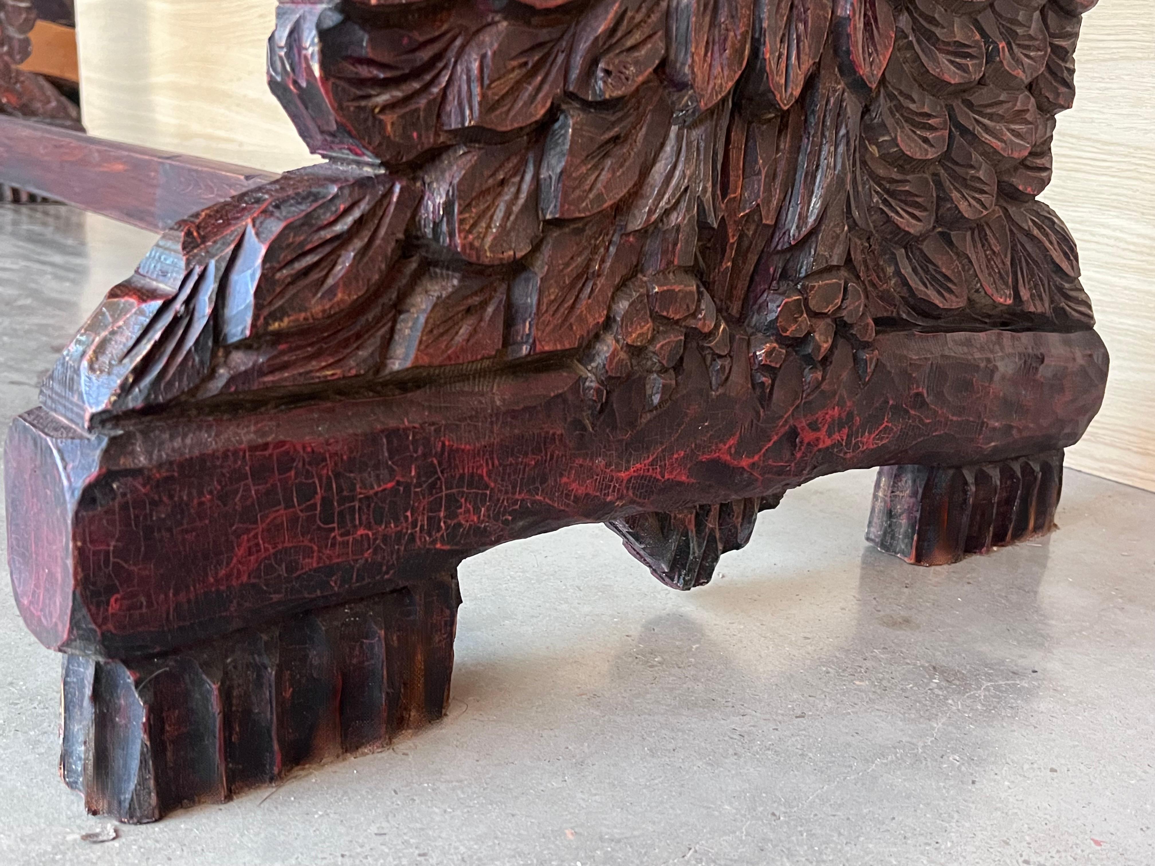 Table de salle à manger ou de centre du début du 20e siècle avec The Pedestal Eagles en noyer sculpté en vente 1