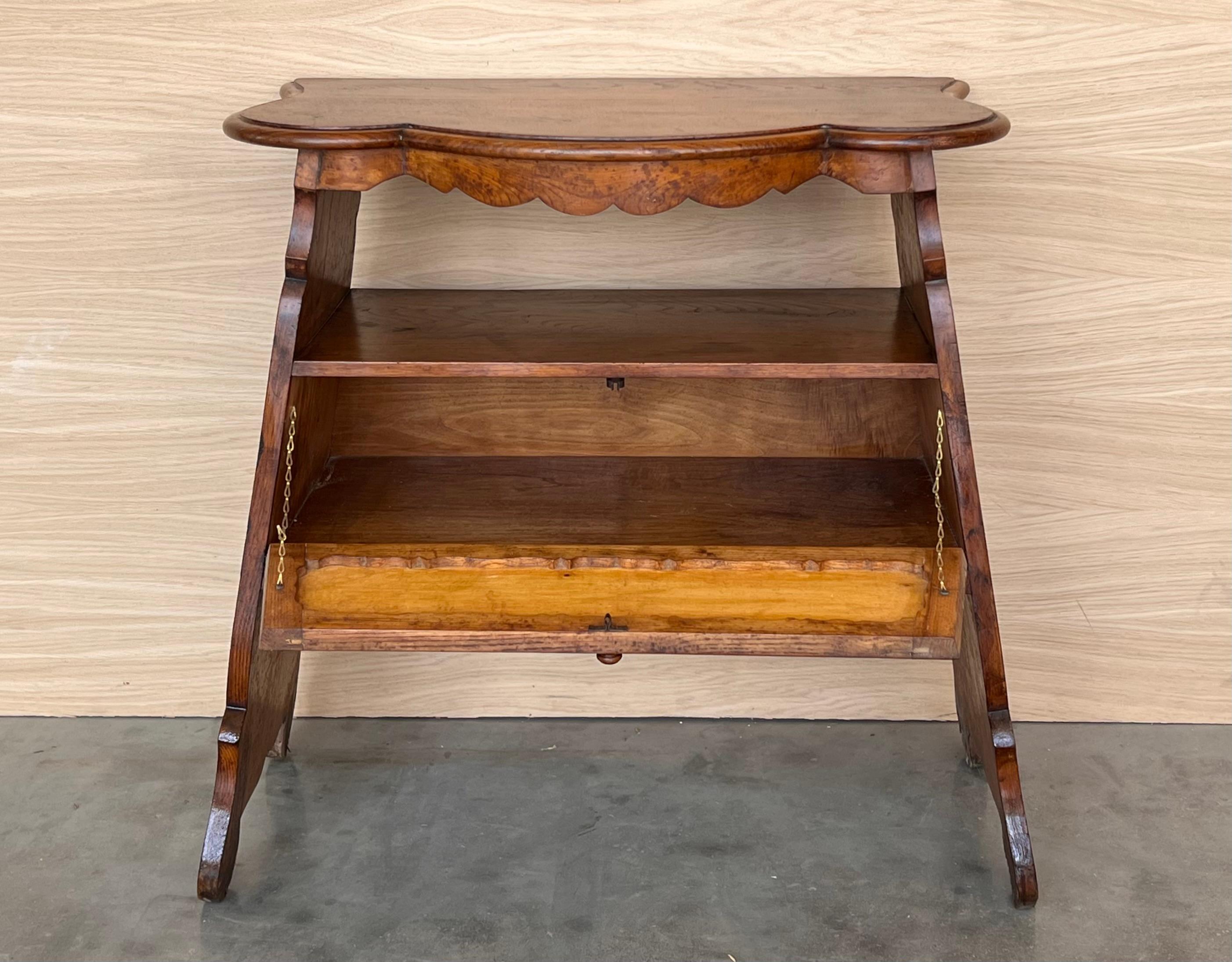 Early 20th Fall front Door rustic console Table with Shelve For Sale 2