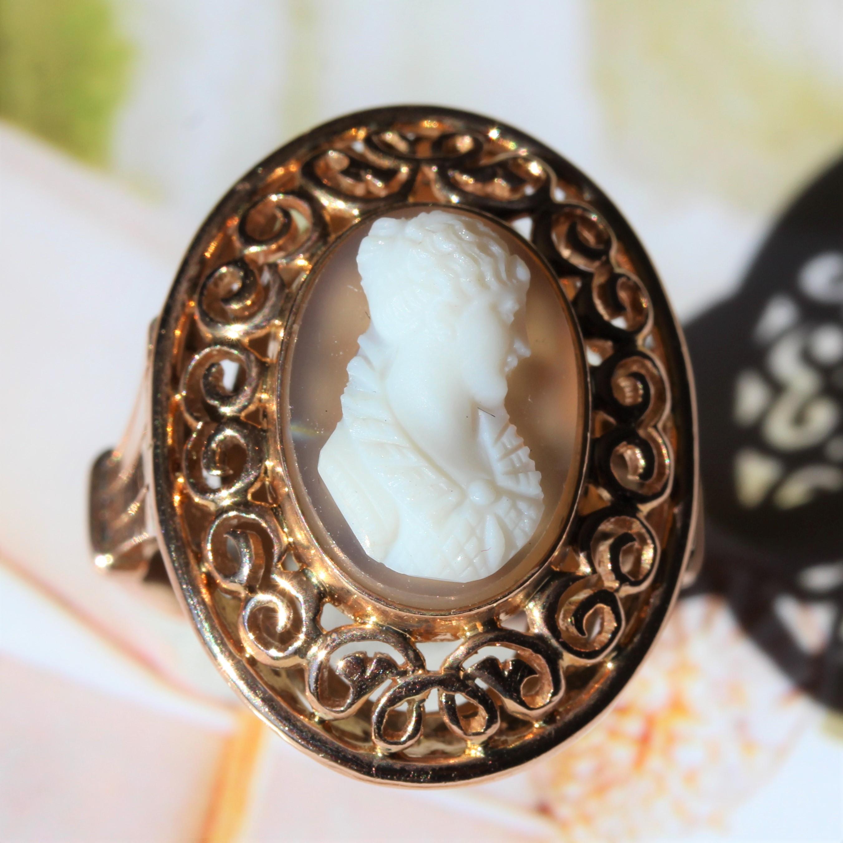 Early 20th French Antique Gold Agate Cameo Ring For Sale 1
