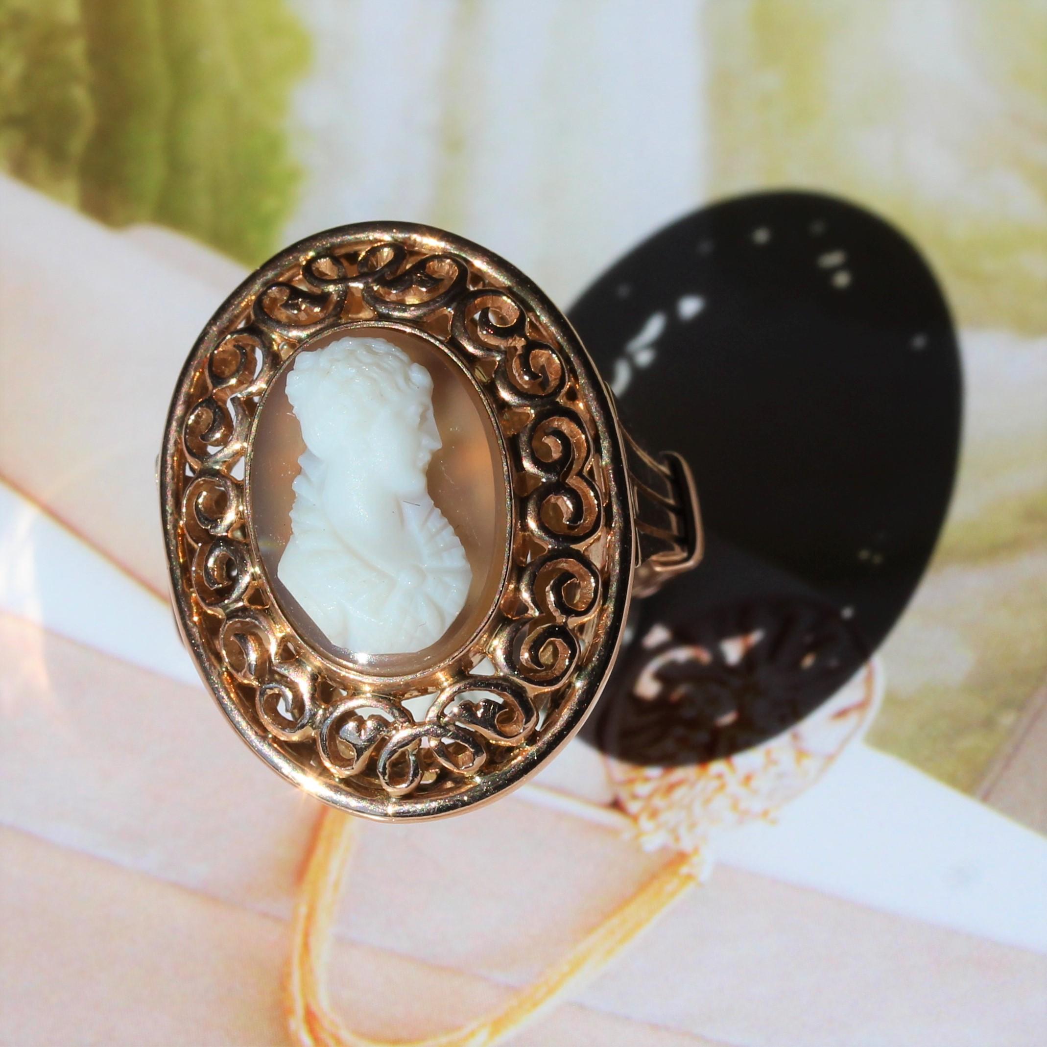 Women's Early 20th French Antique Gold Agate Cameo Ring For Sale