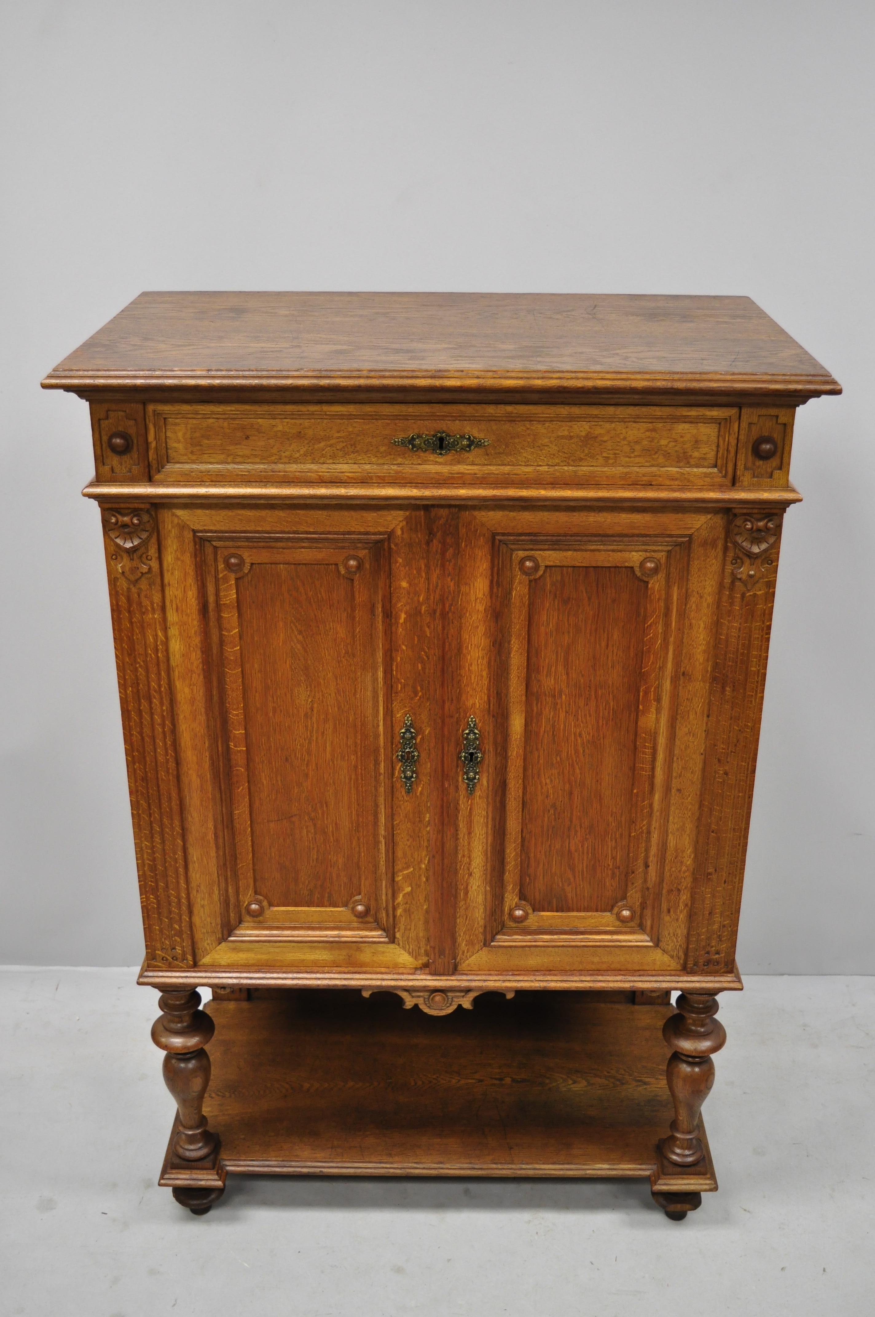 Early 20th French Renaissance Style Golden Oak Wood Small Cupboard China Cabinet For Sale 4
