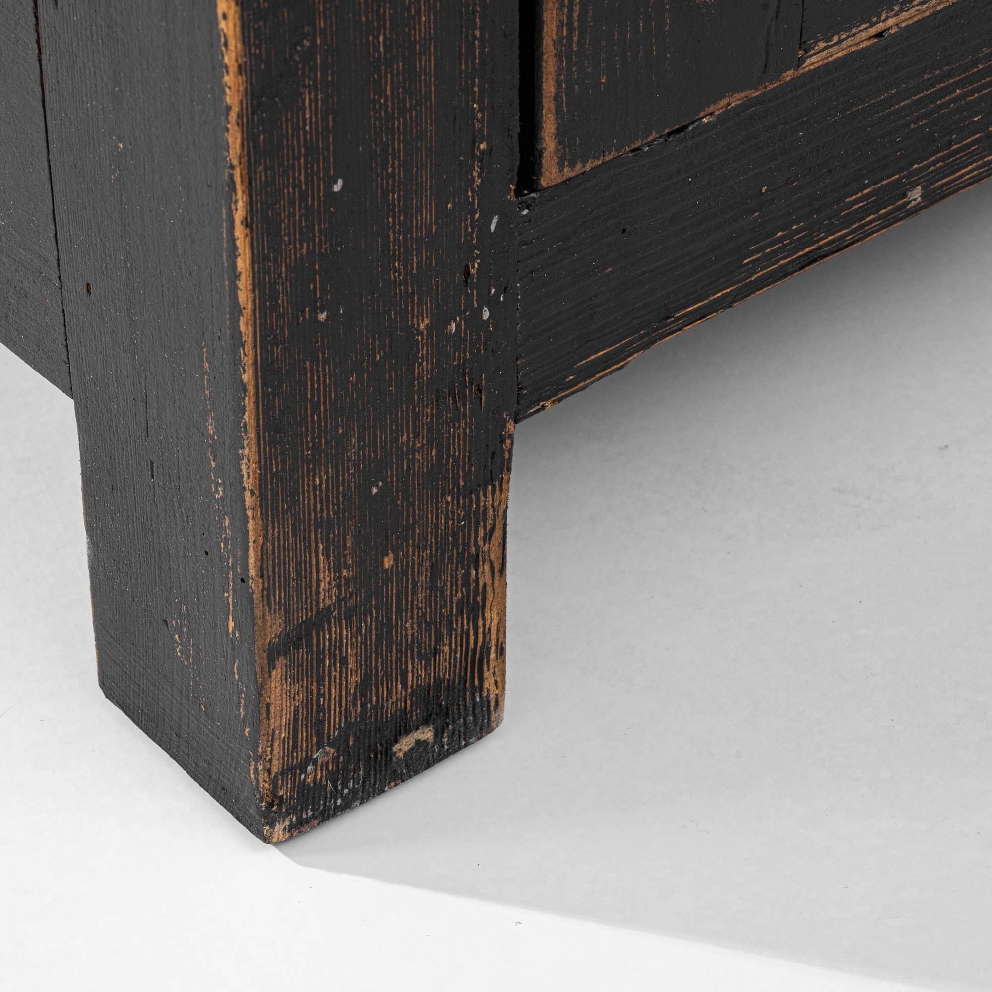 Cabinet en bois français du début du 20e siècle avec dessus en pierre en vente 4