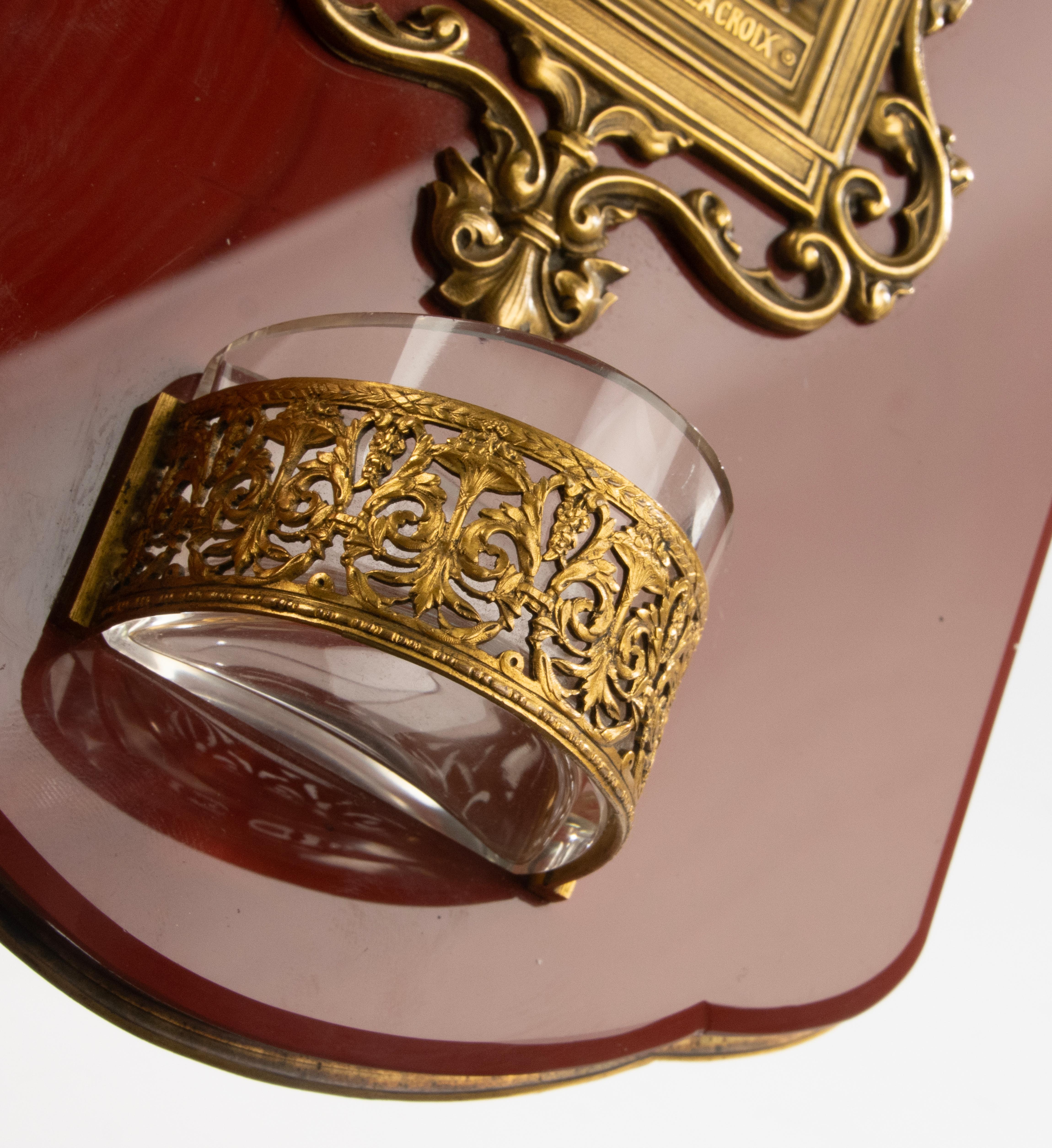 Font du début du 20e siècle - onyx rouge et bronze - Corpus Christi en vente 3