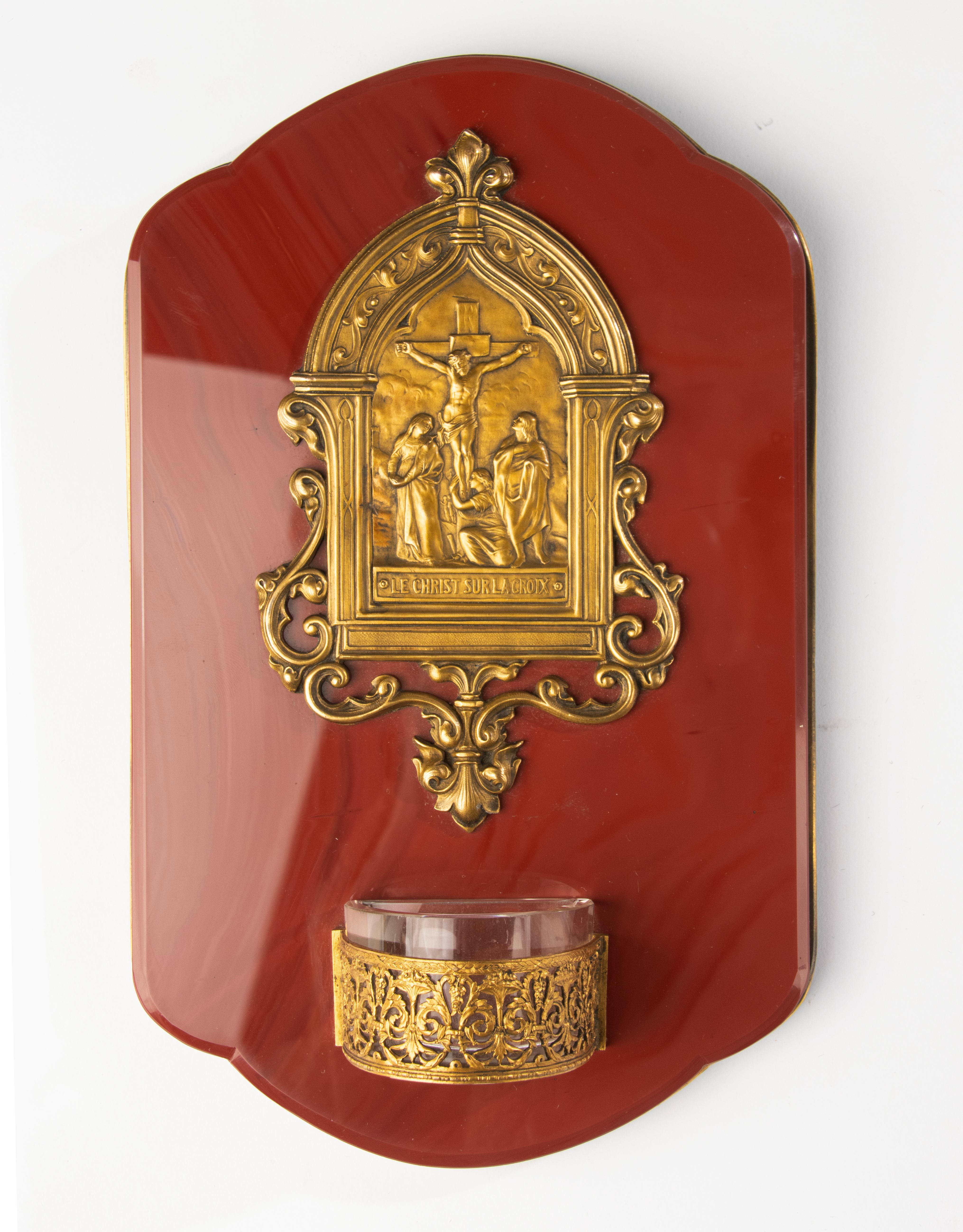 Font du début du 20e siècle - onyx rouge et bronze - Corpus Christi en vente 4