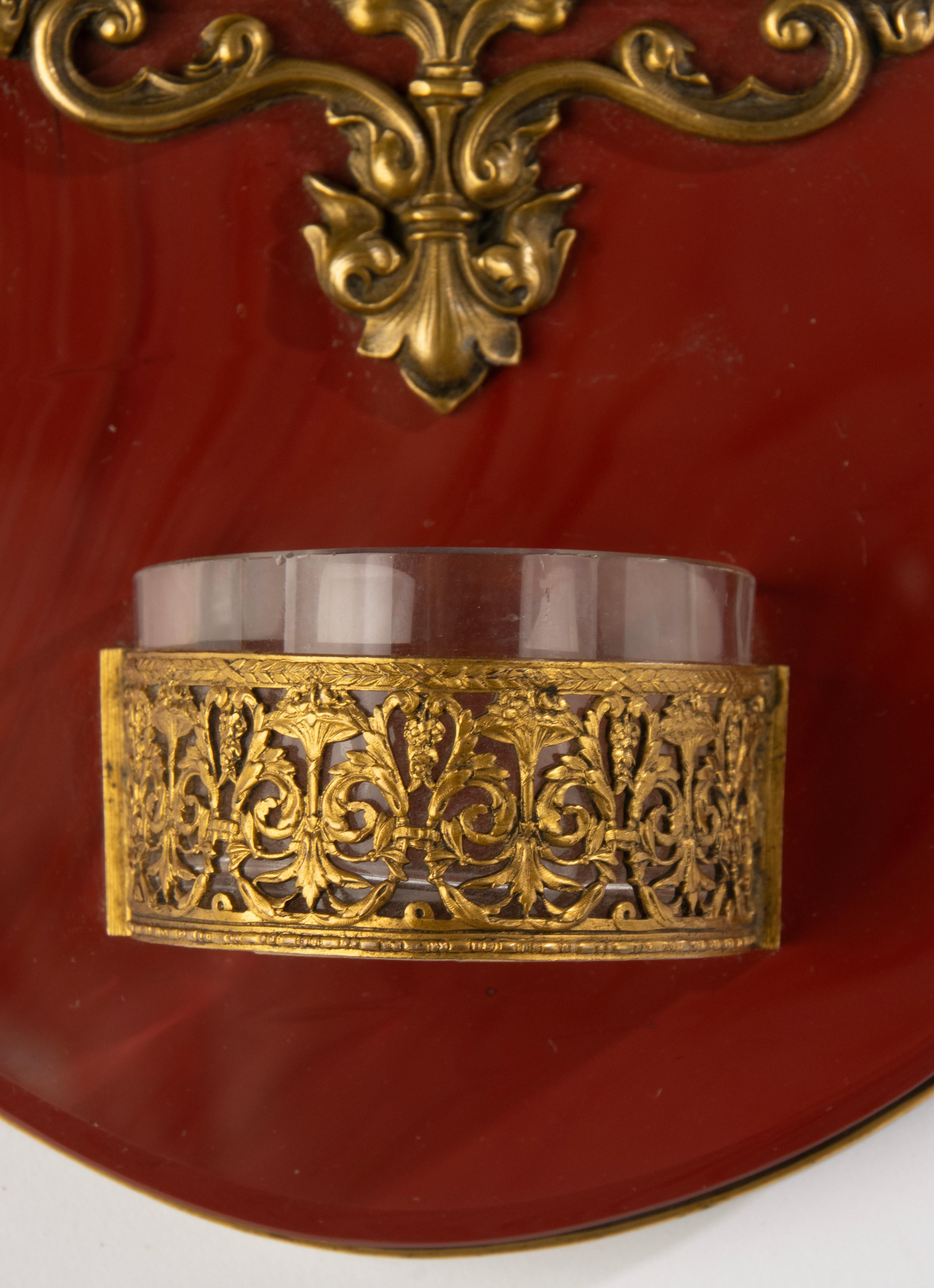 Néo-gothique Font du début du 20e siècle - onyx rouge et bronze - Corpus Christi en vente