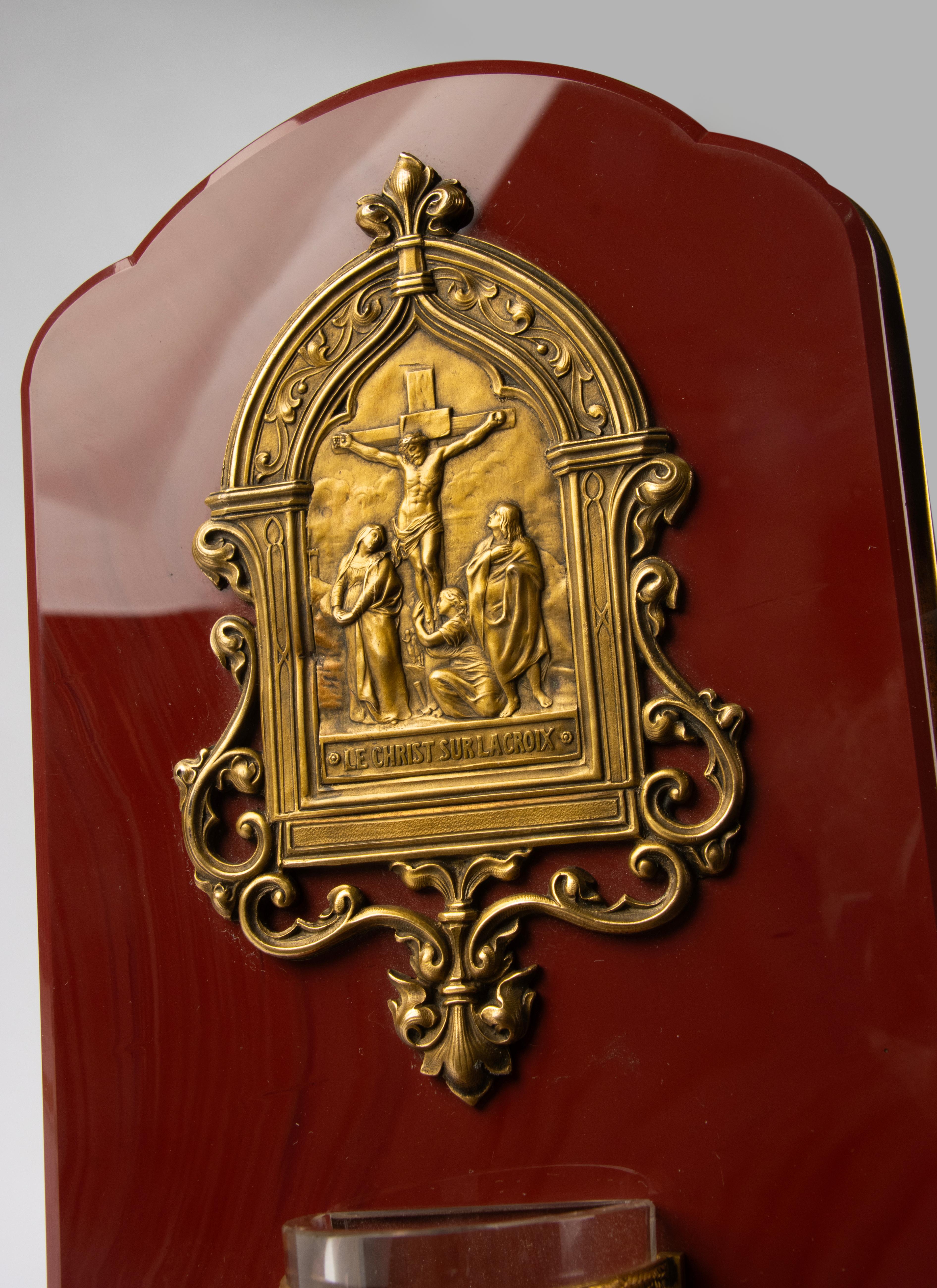 Font du début du 20e siècle - onyx rouge et bronze - Corpus Christi en vente 2