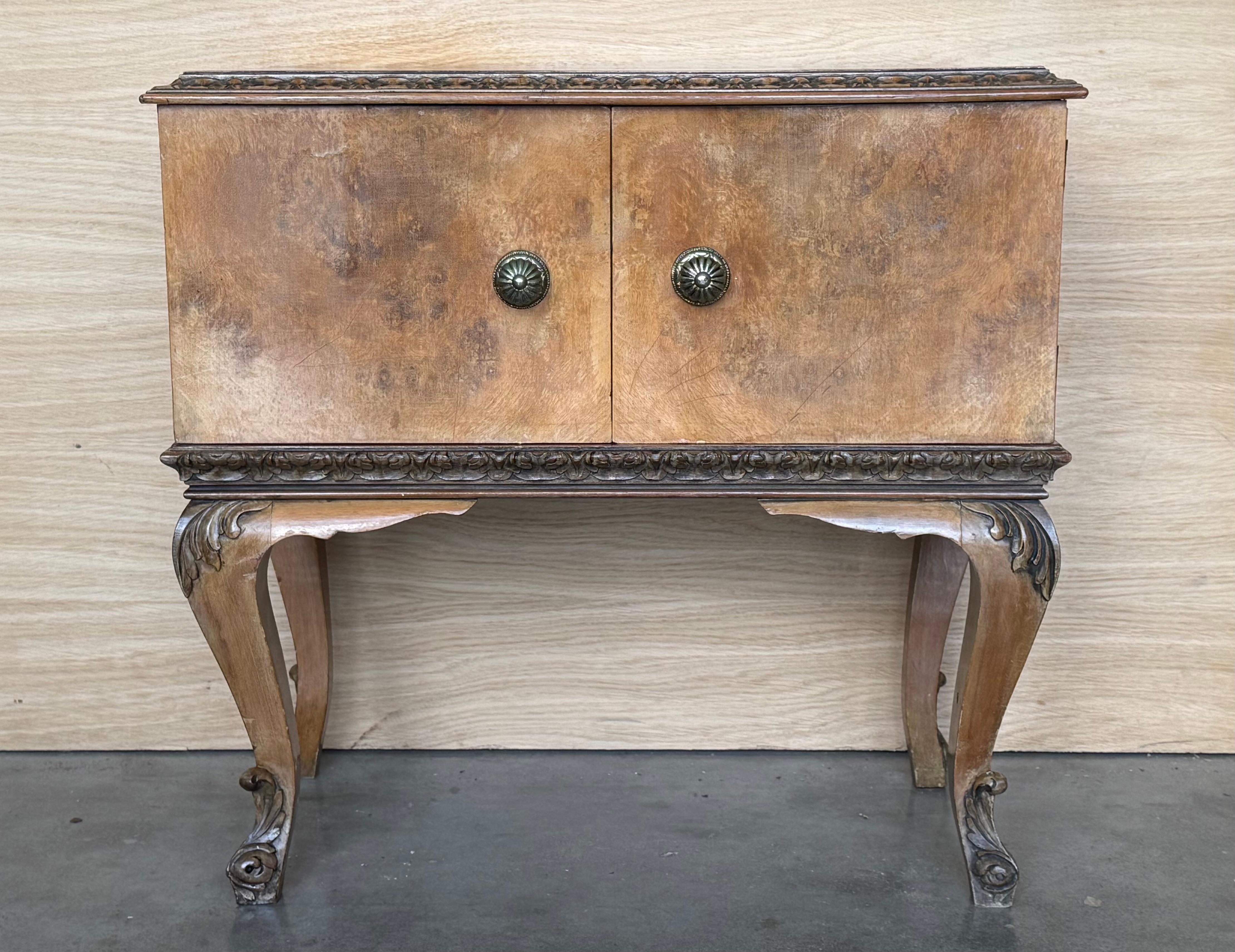 Fine pair of Italian neoclassical night stands or side tables, art deco styling, exude luxurious style from every angle! 
The polished nightstands with gorgeous doors fronts creating exquisite patterns . 
Both cabinets sitting on tapering legs.
