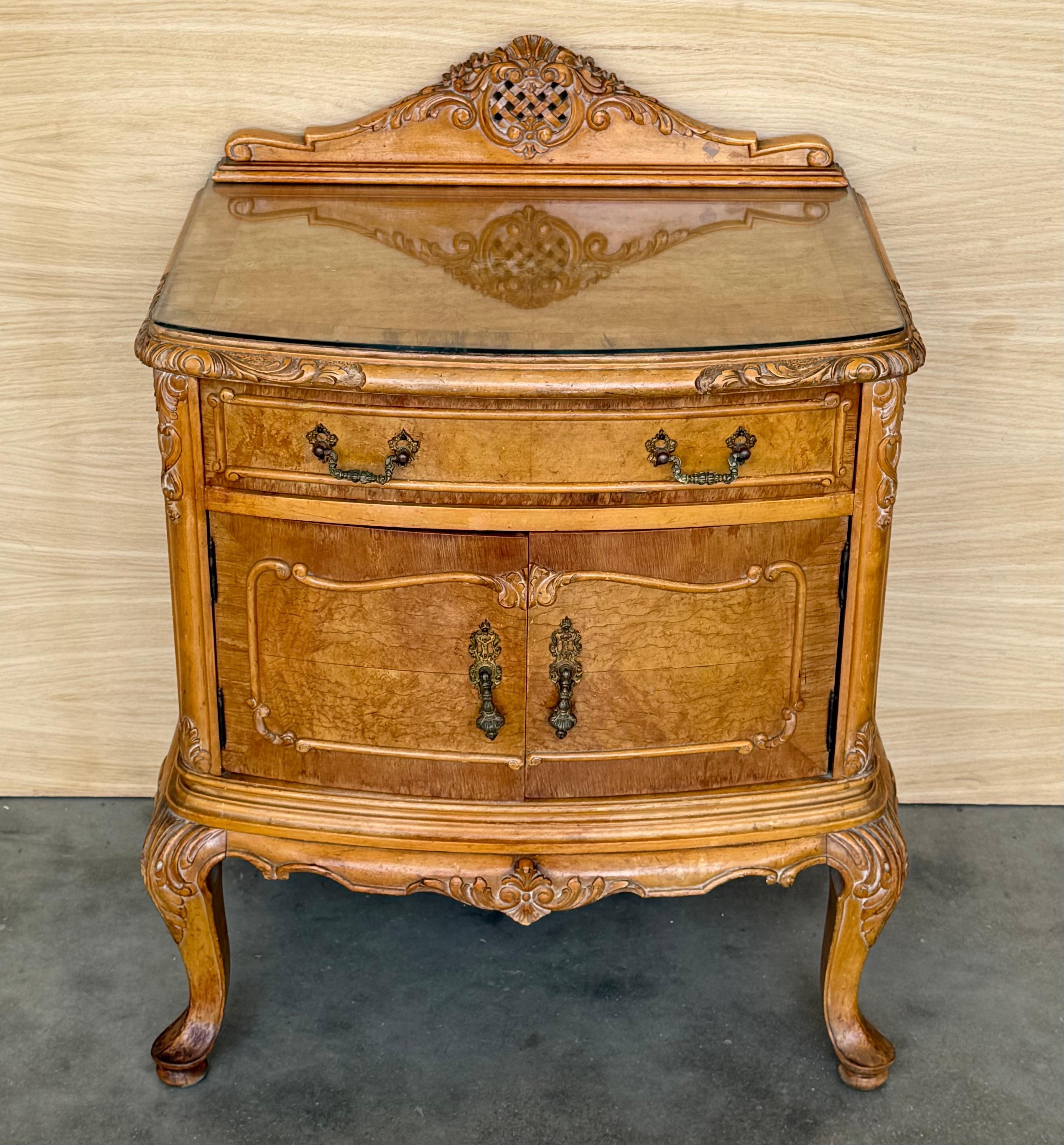 French Provincial Early 20th Italian Bedside Tables in Light Oak with two doors For Sale