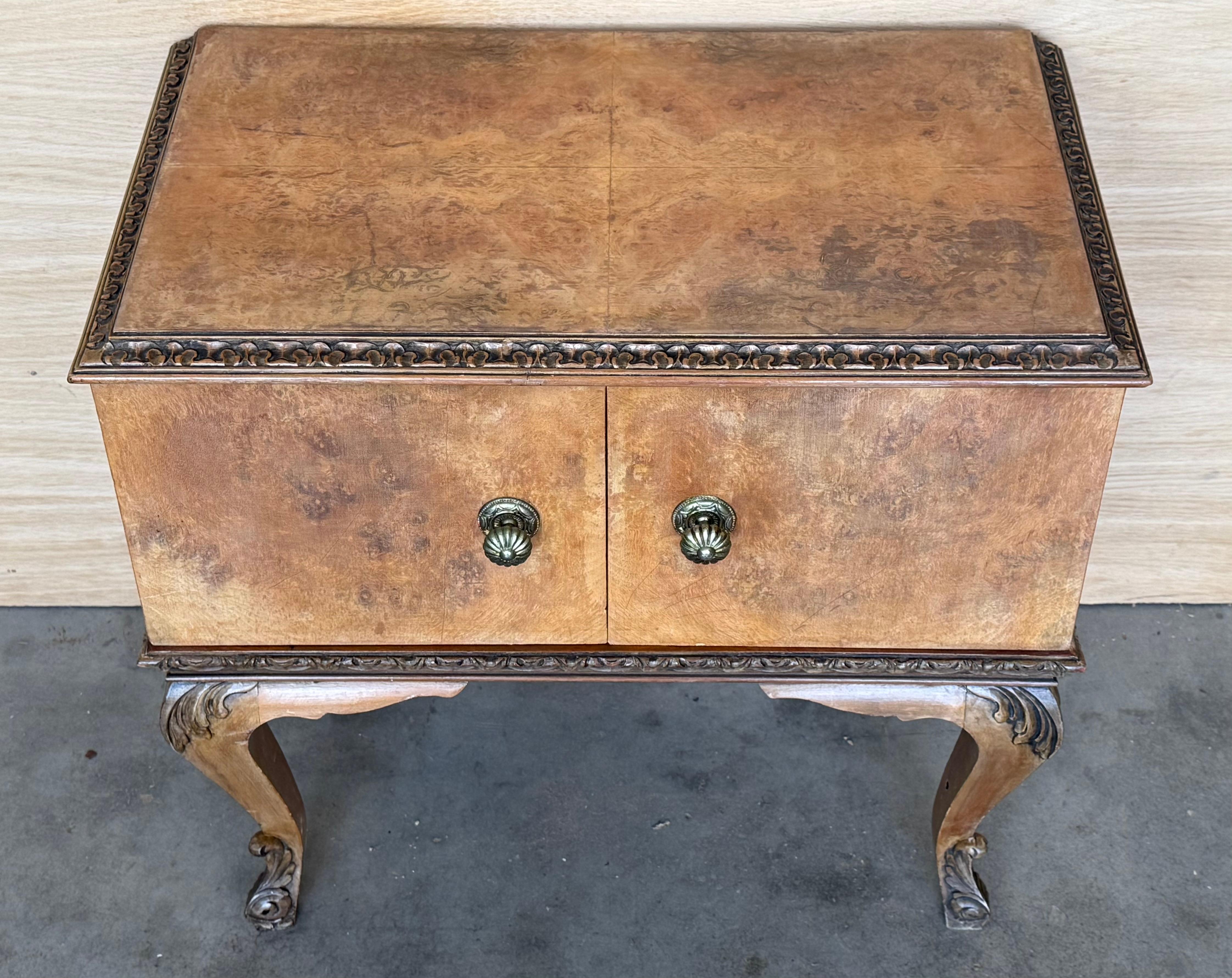 20th Century Early 20th Italian Bedside Tables in Light Oak with two doors For Sale