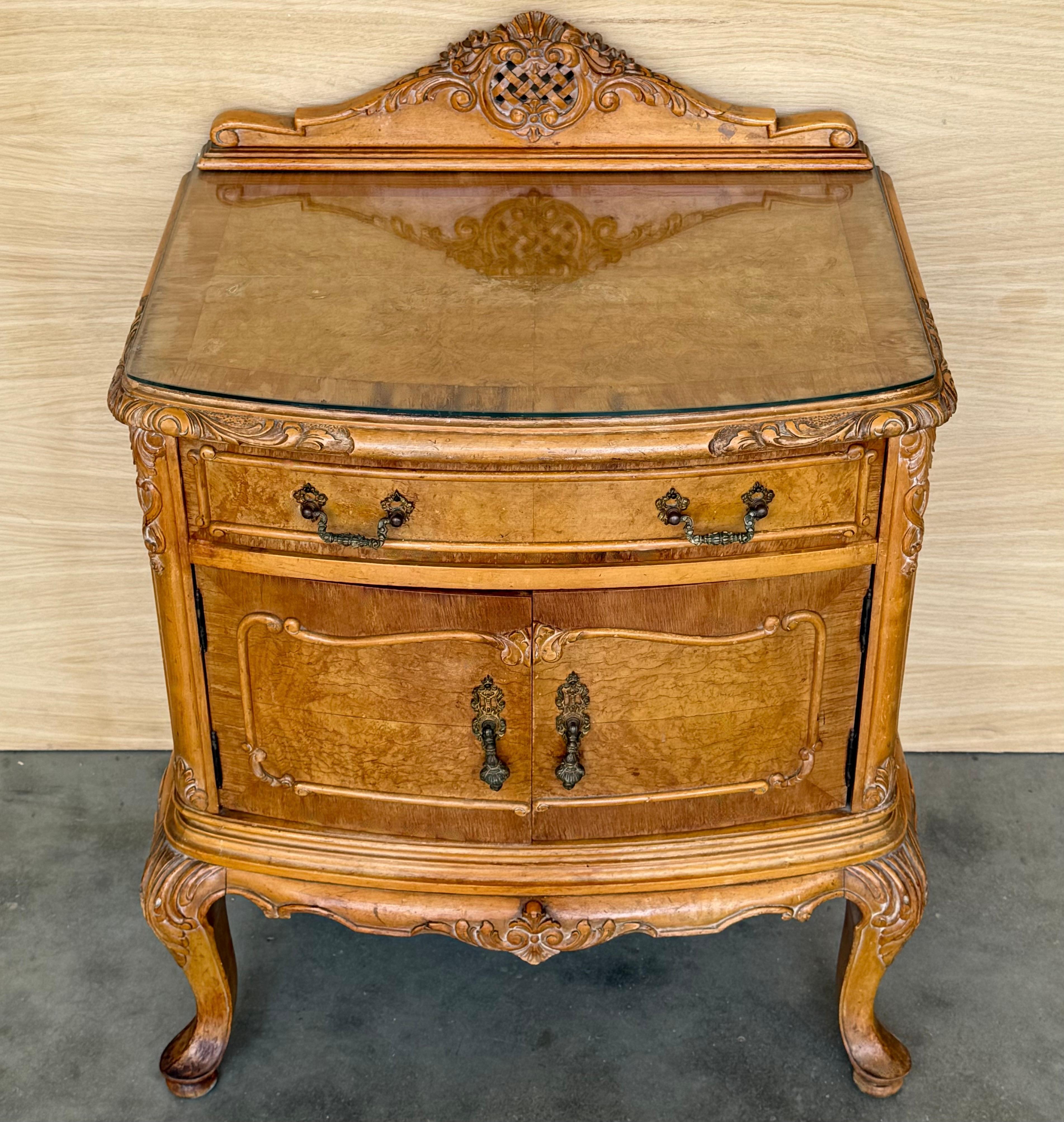 Bronze Early 20th Italian Bedside Tables in Light Oak with two doors For Sale