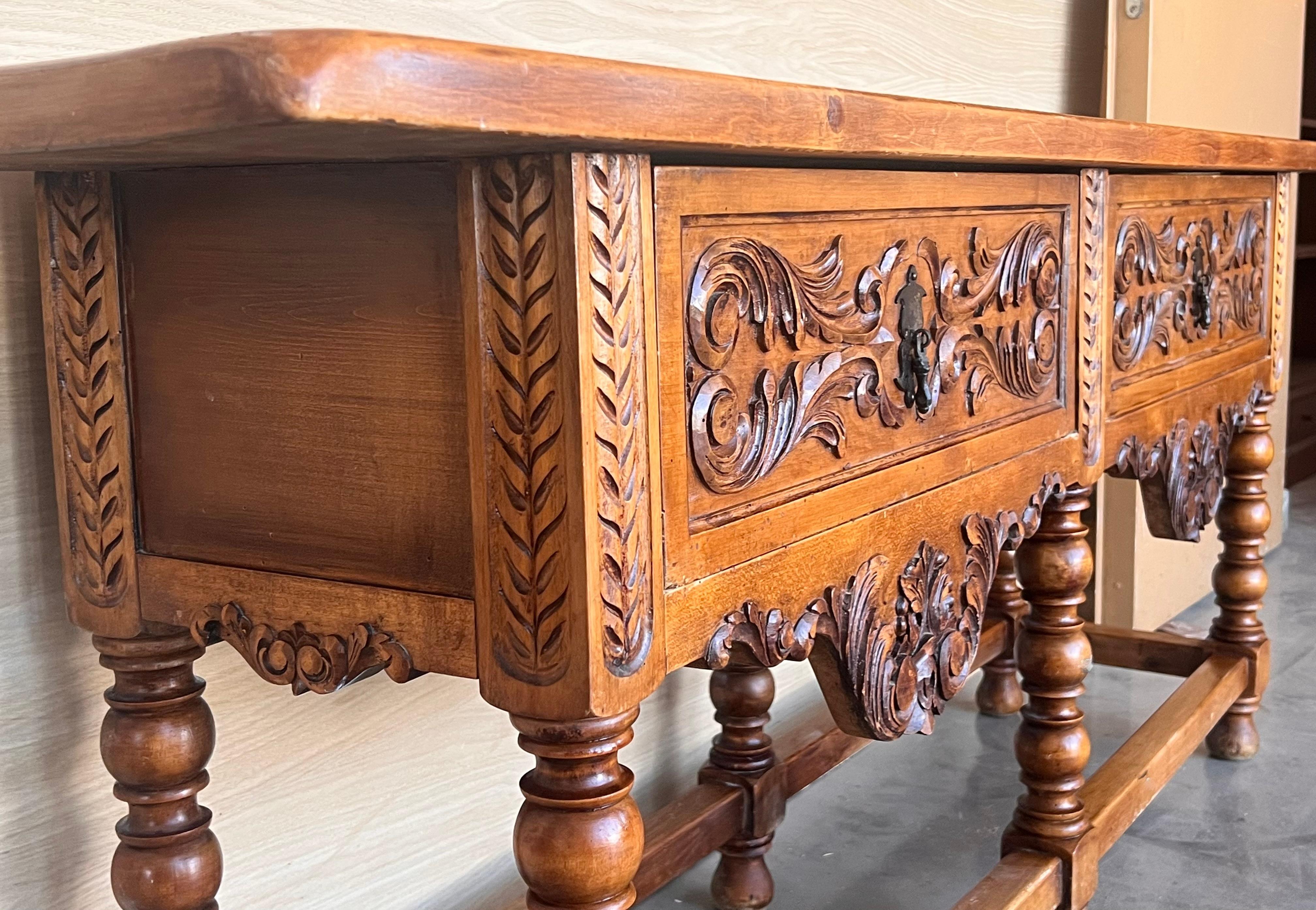 Early 20th Large Carved Walnut Console Table with two drawers For Sale 4