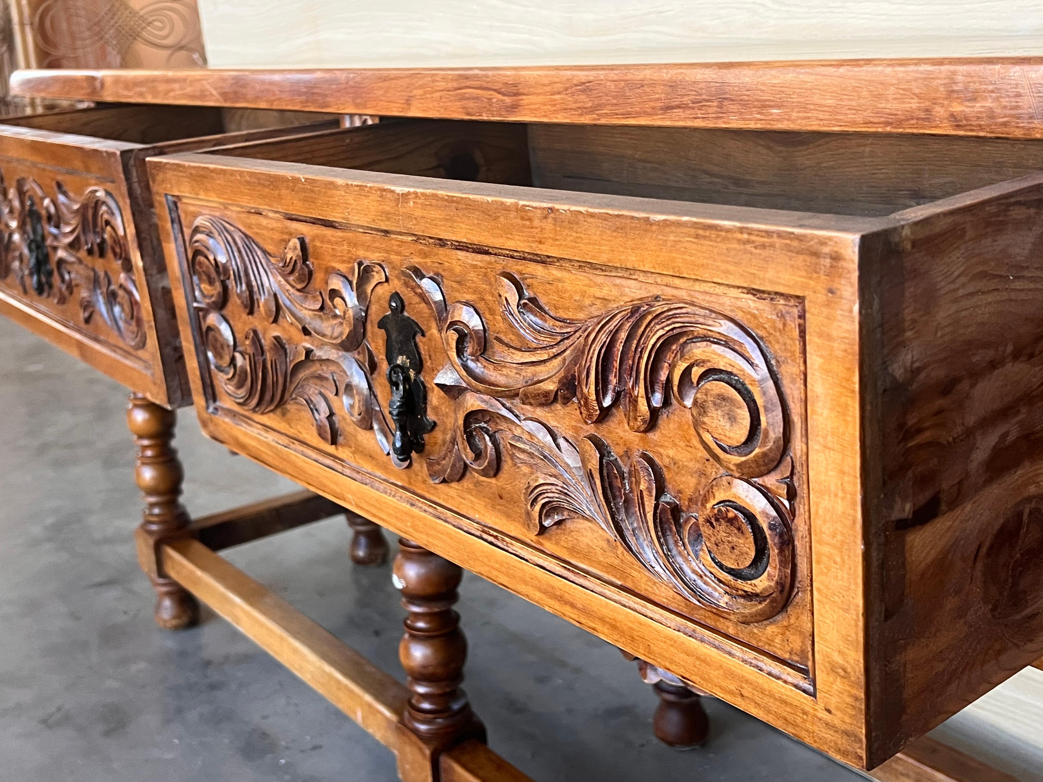 Early 20th Large Carved Walnut Console Table with two drawers For Sale 5