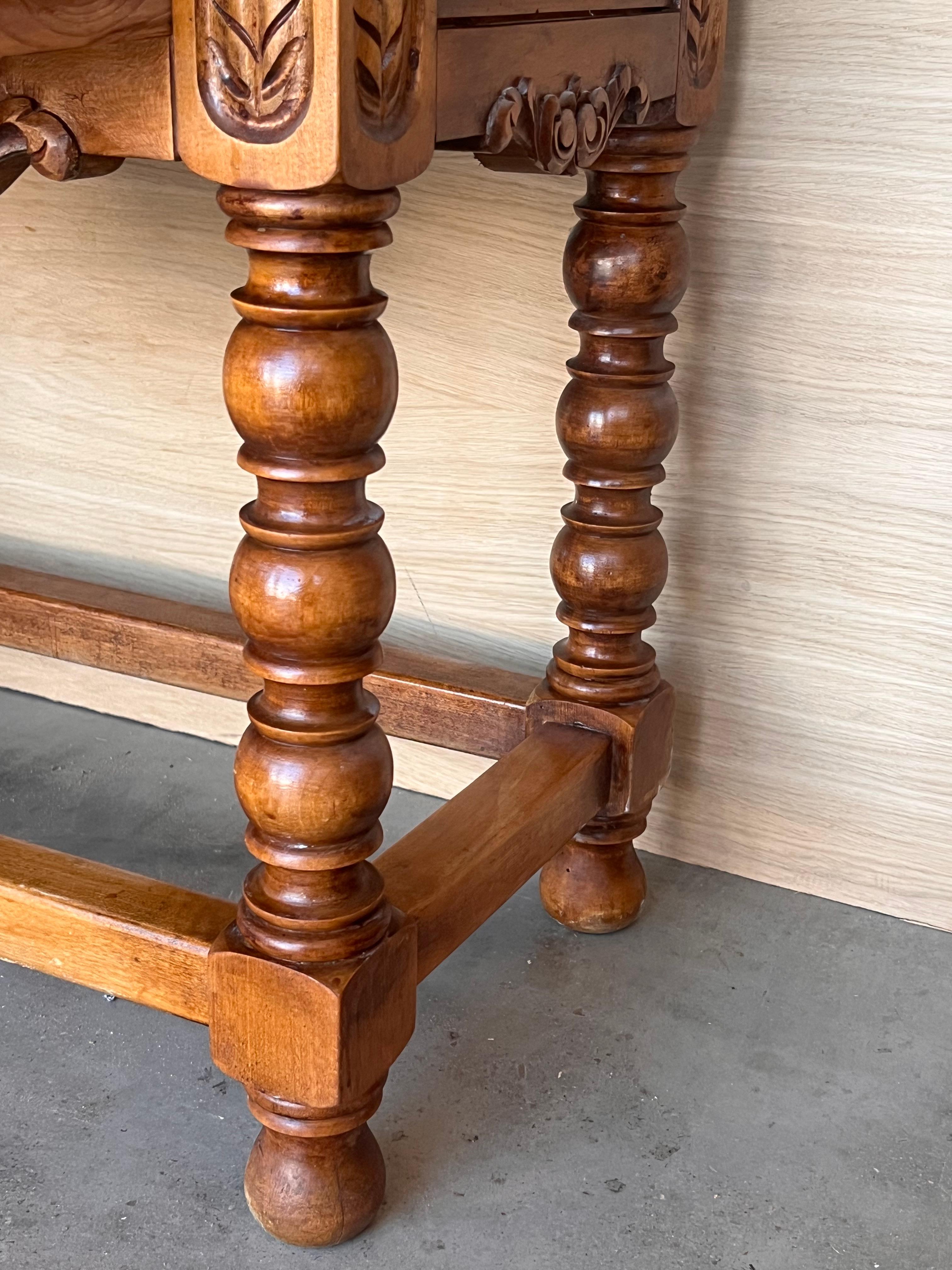 Early 20th Large Carved Walnut Console Table with two drawers For Sale 7
