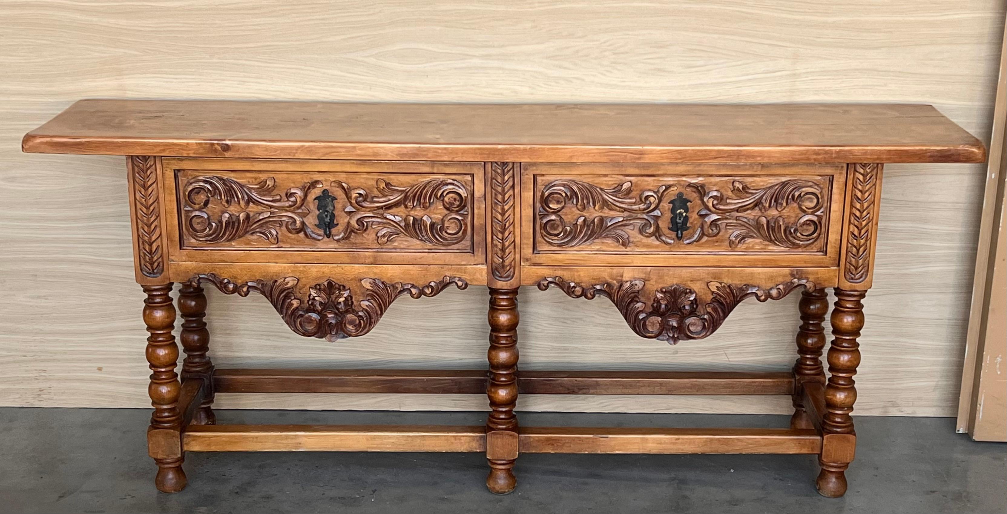 Baroque Grande table console sculptée du début du 20e siècle avec deux tiroirs en vente