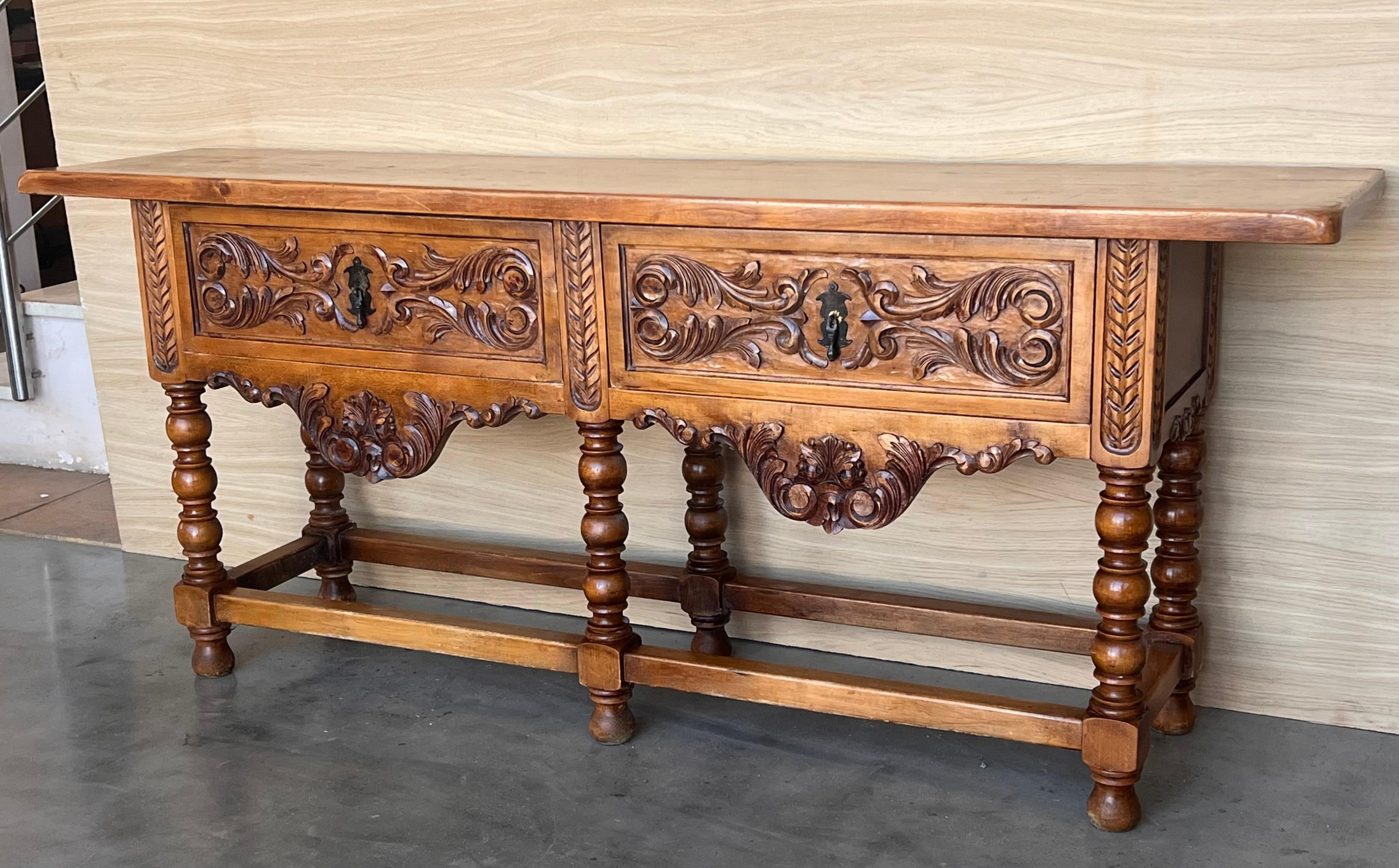 Early 20th Large Carved Walnut Console Table with two drawers In Good Condition For Sale In Miami, FL