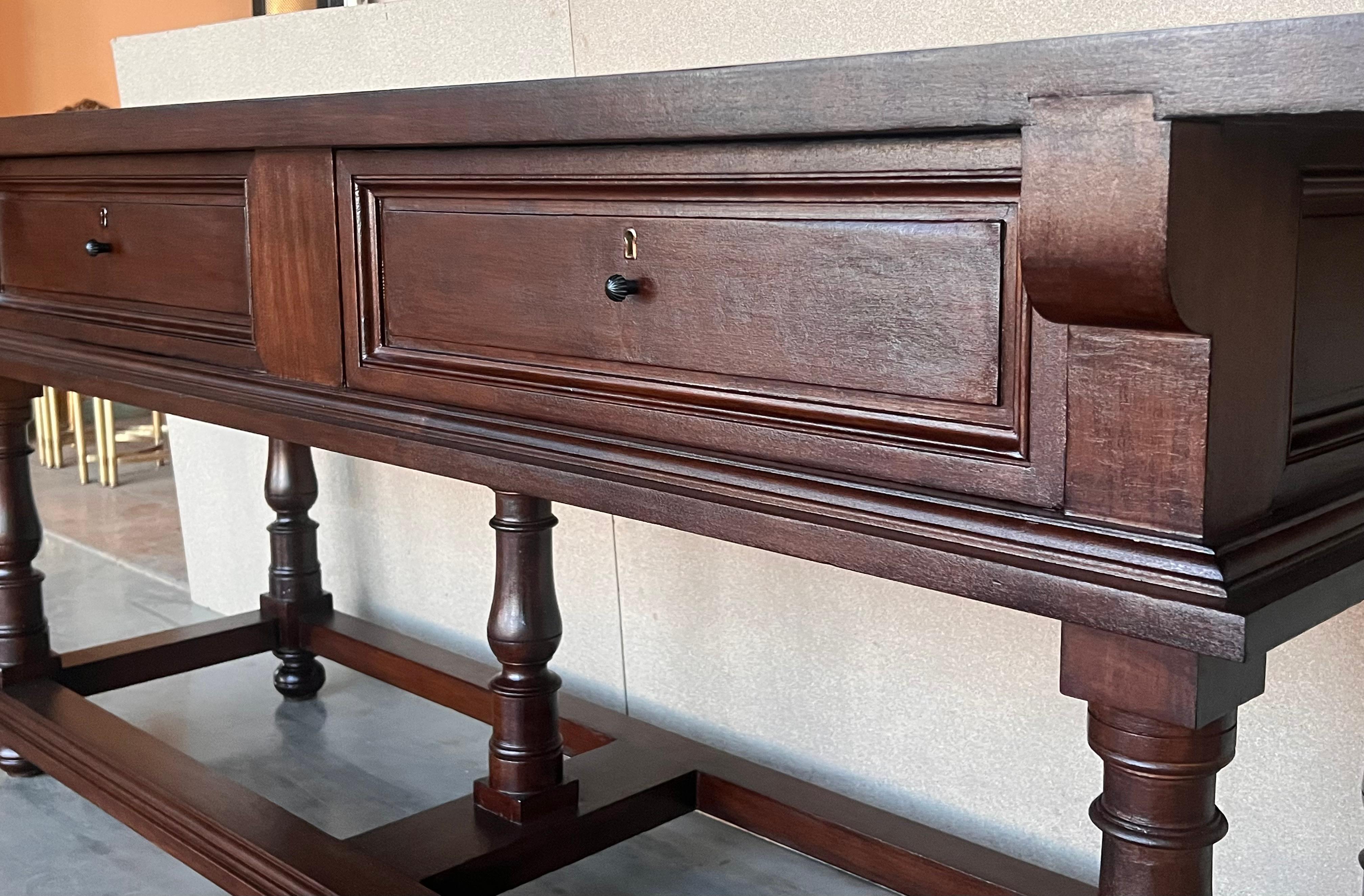 Grande table console du début du 20e siècle avec deux tiroirs en vente 4
