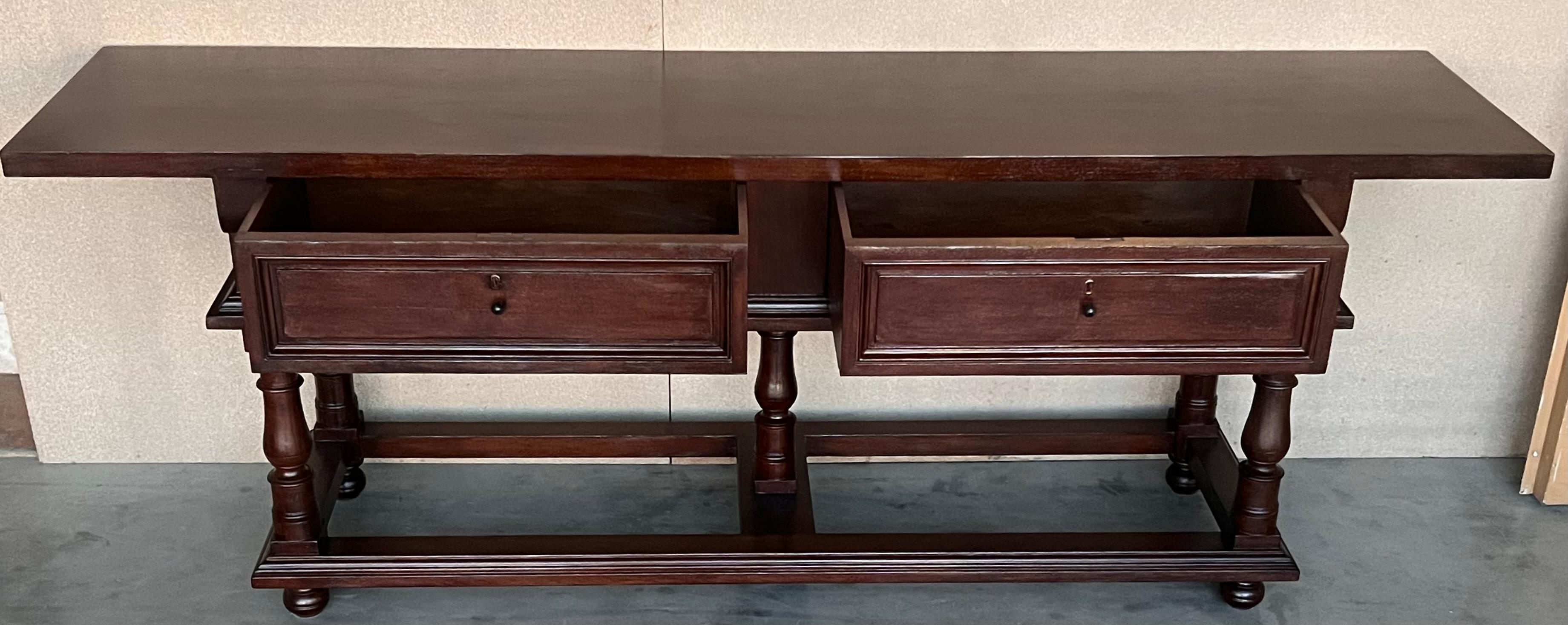 XVIIIe siècle Grande table console du début du 20e siècle avec deux tiroirs en vente