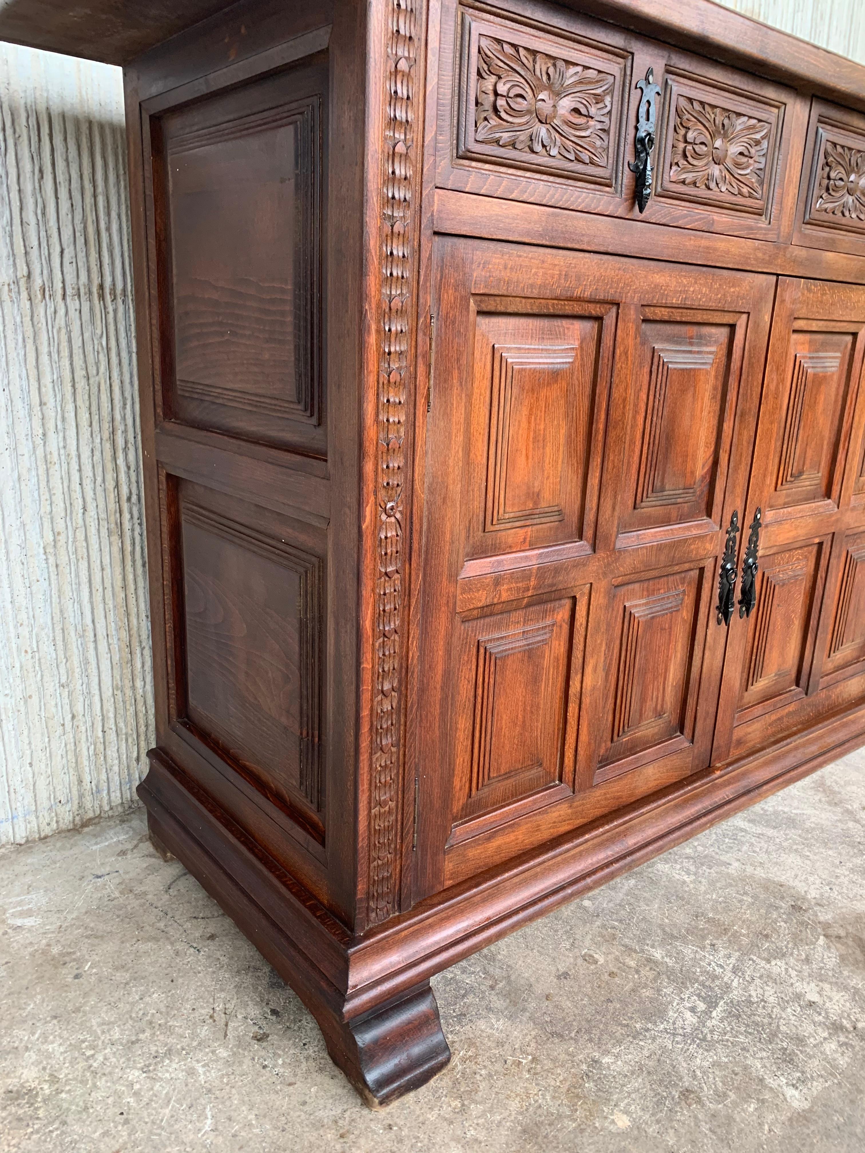 Early 20th Large Stepback Cupboard with Four Drawers and Doors For Sale 3