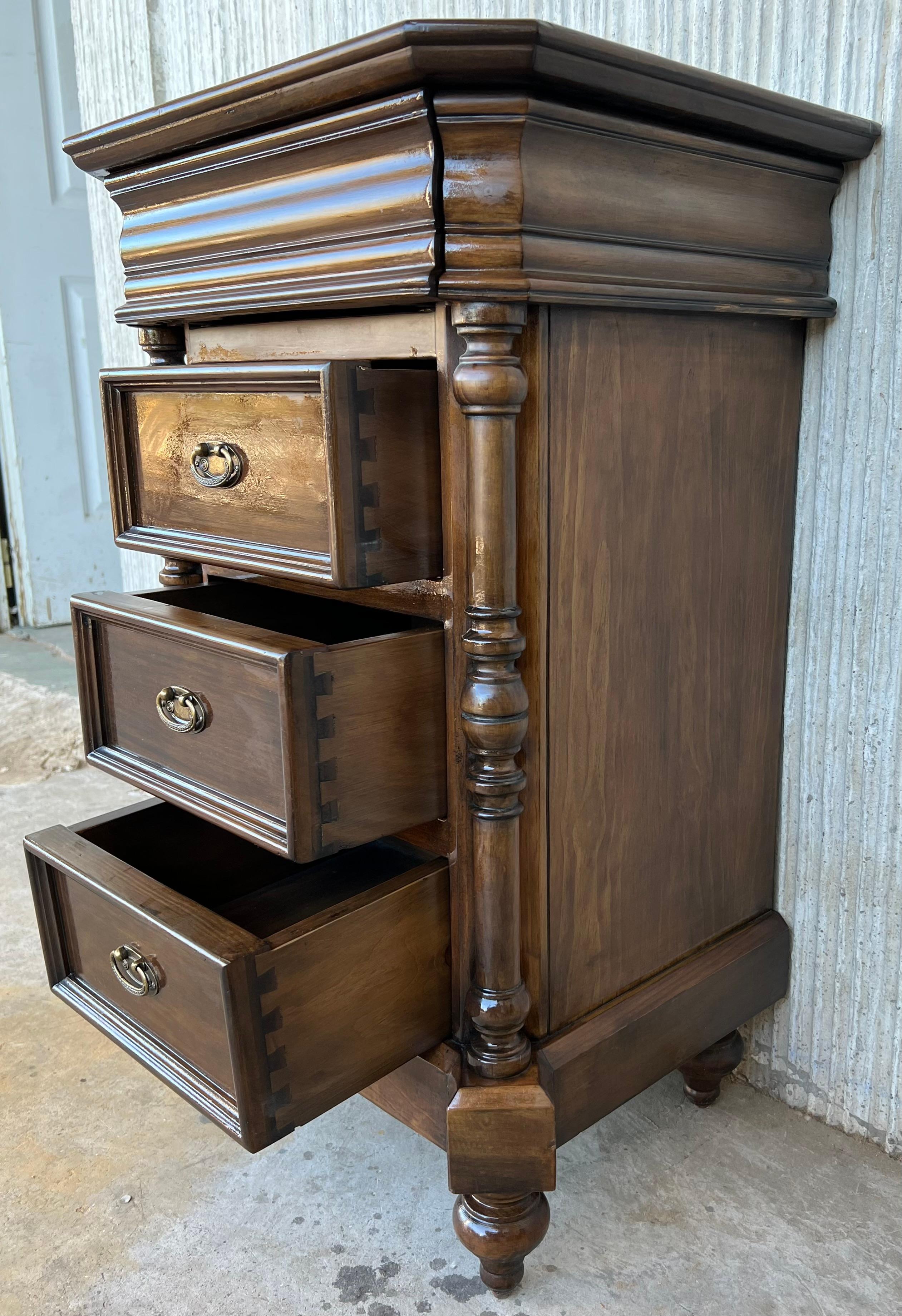 Early 20th Pair of Biedermeier Style Nightstands with Four Drawers For Sale 3