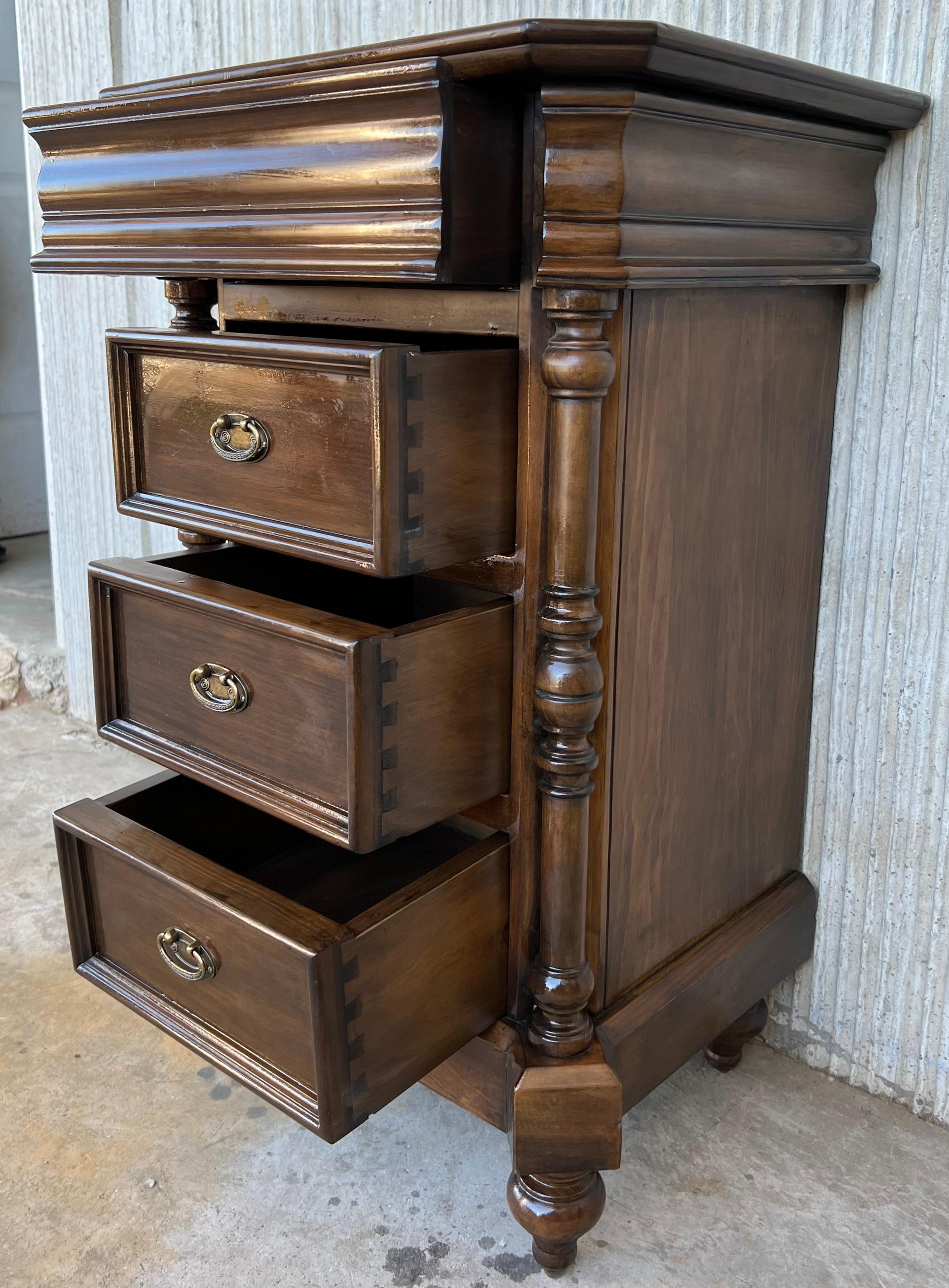 Early 20th Pair of Biedermeier Style Nightstands with Four Drawers For Sale 1