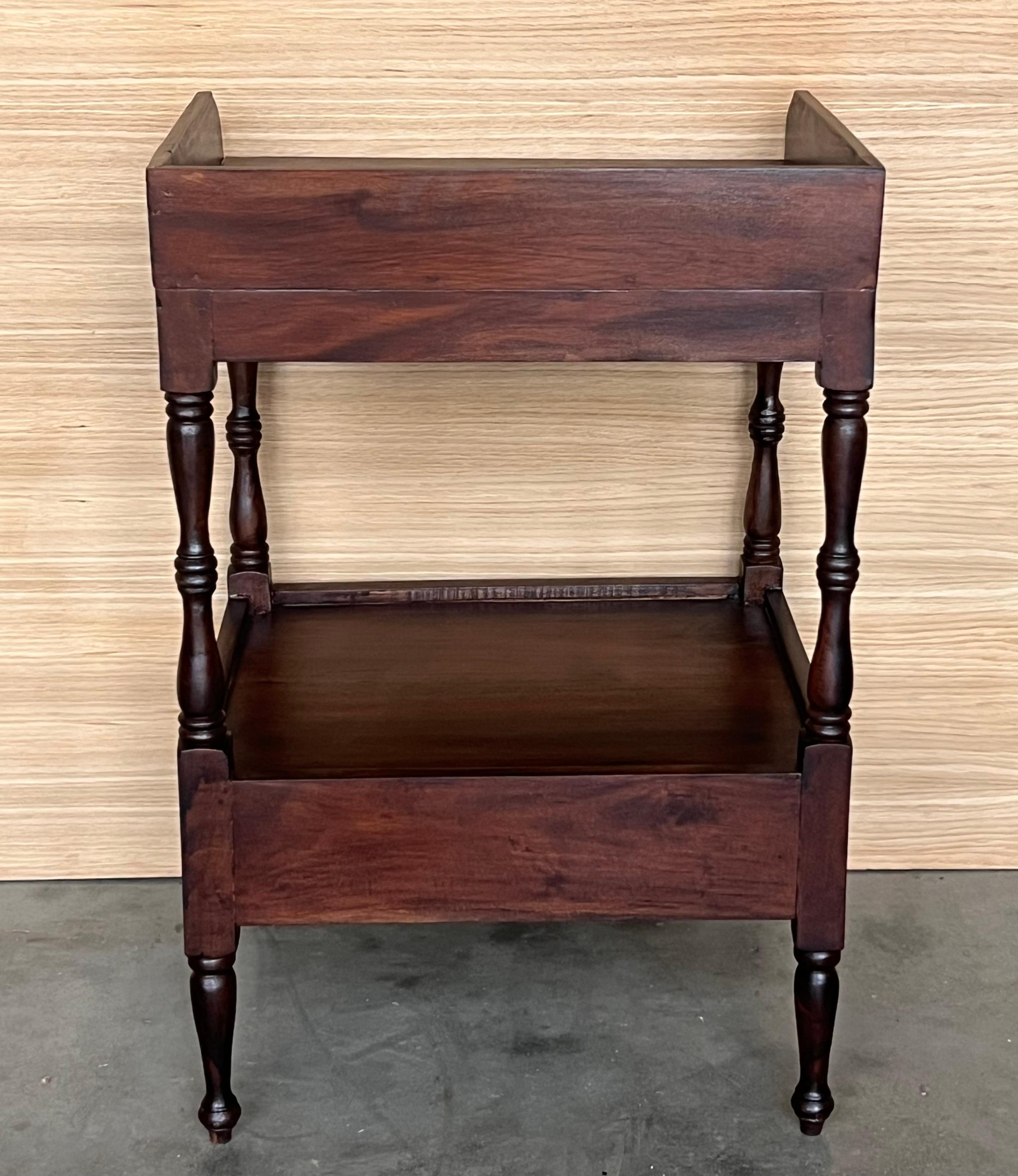Early 20th Pair of Oak Nightstands with drawer and One Shelve For Sale 5