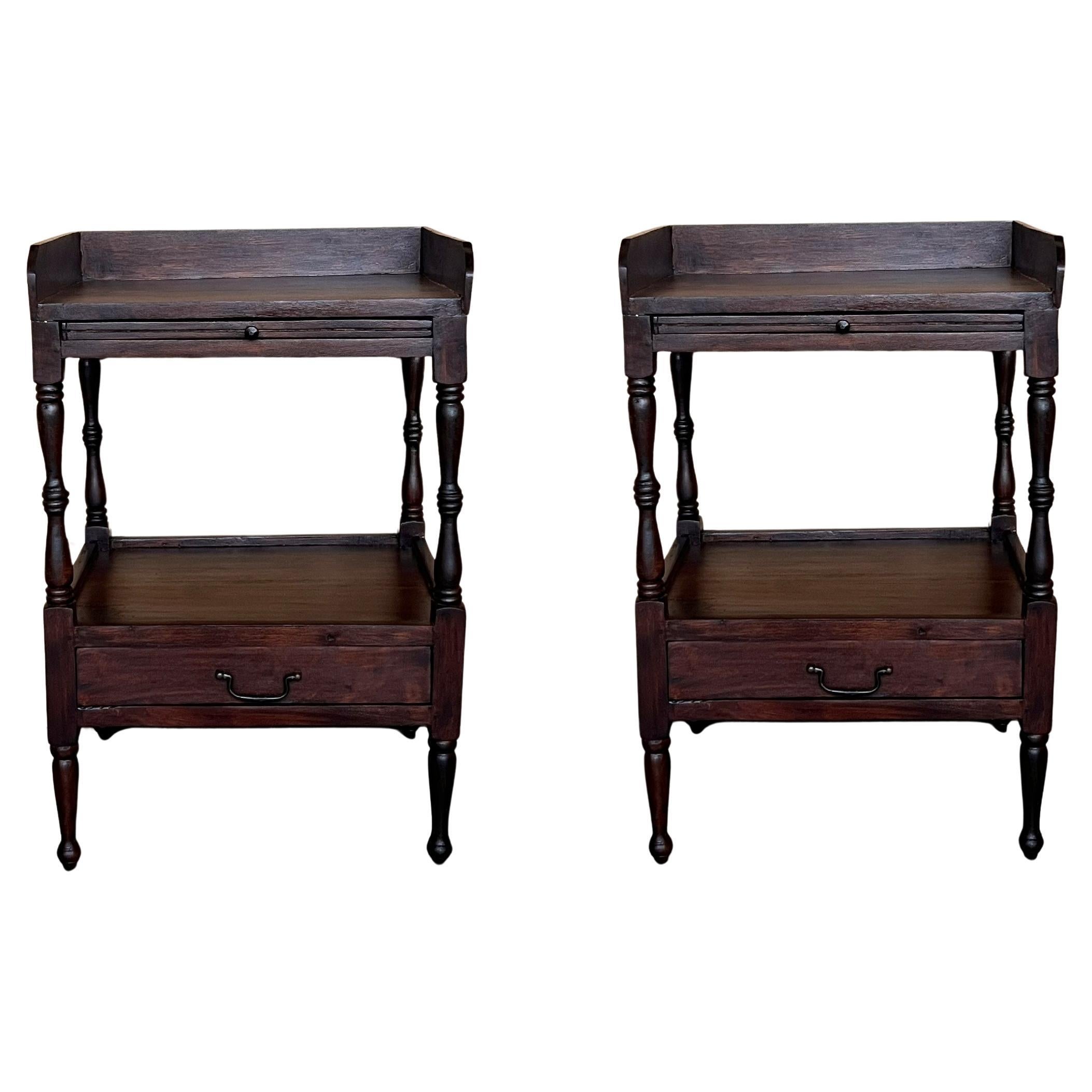 Early 20th Pair of Oak Nightstands with drawer and One Shelve