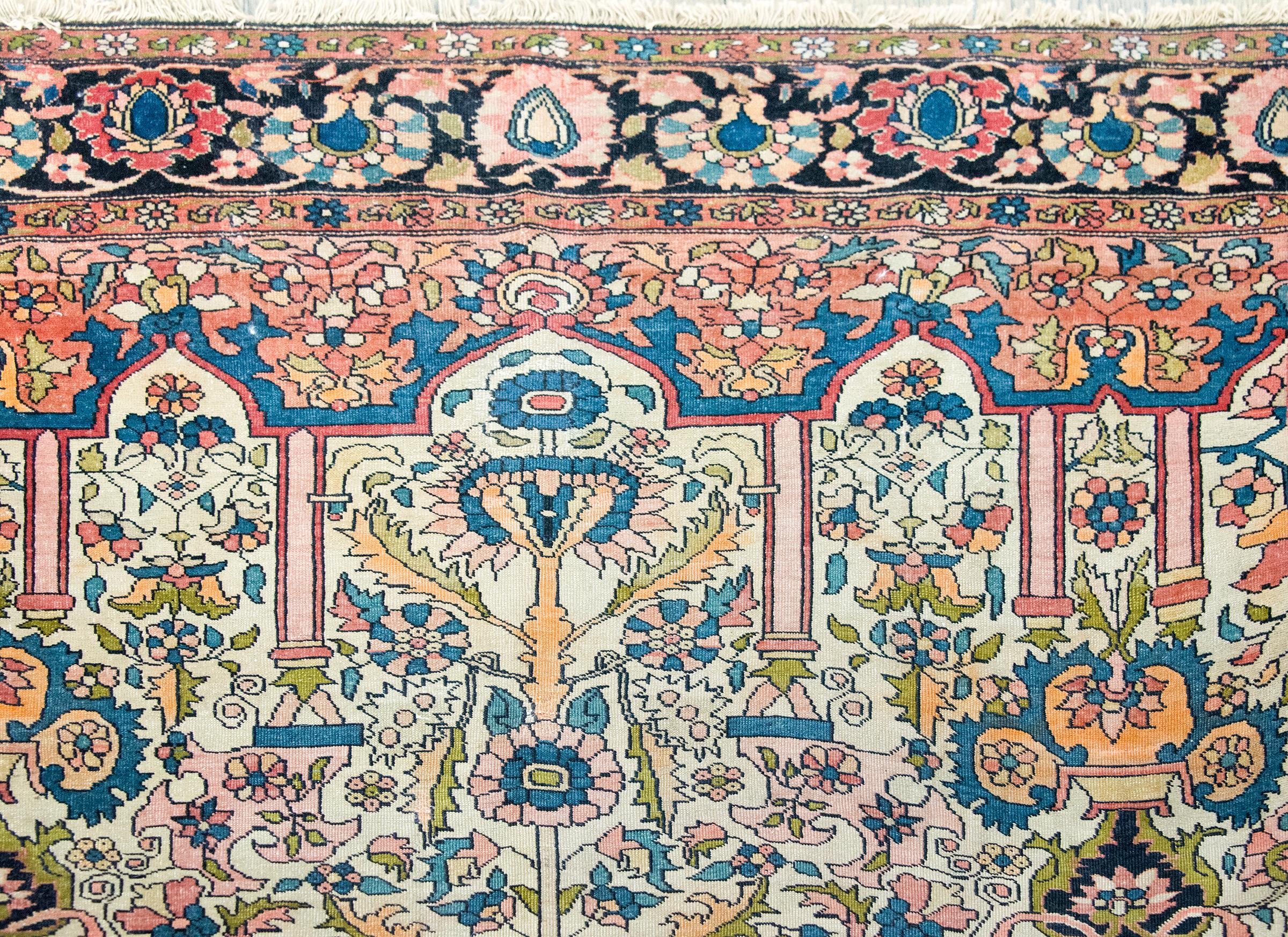 Early 20th Persian Sarouk Farahan Rug For Sale 4