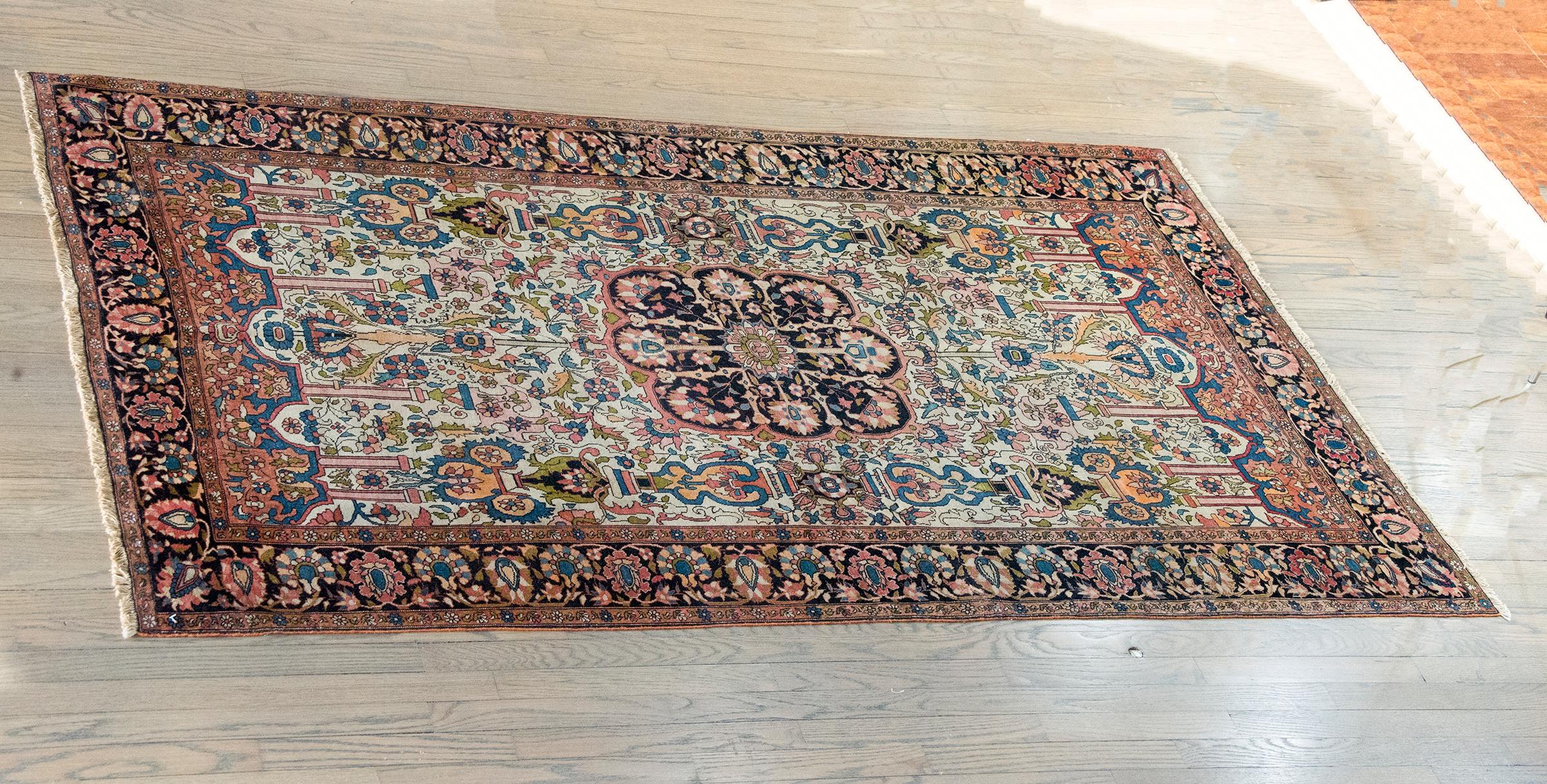 Early 20th Persian Sarouk Farahan Rug For Sale 10