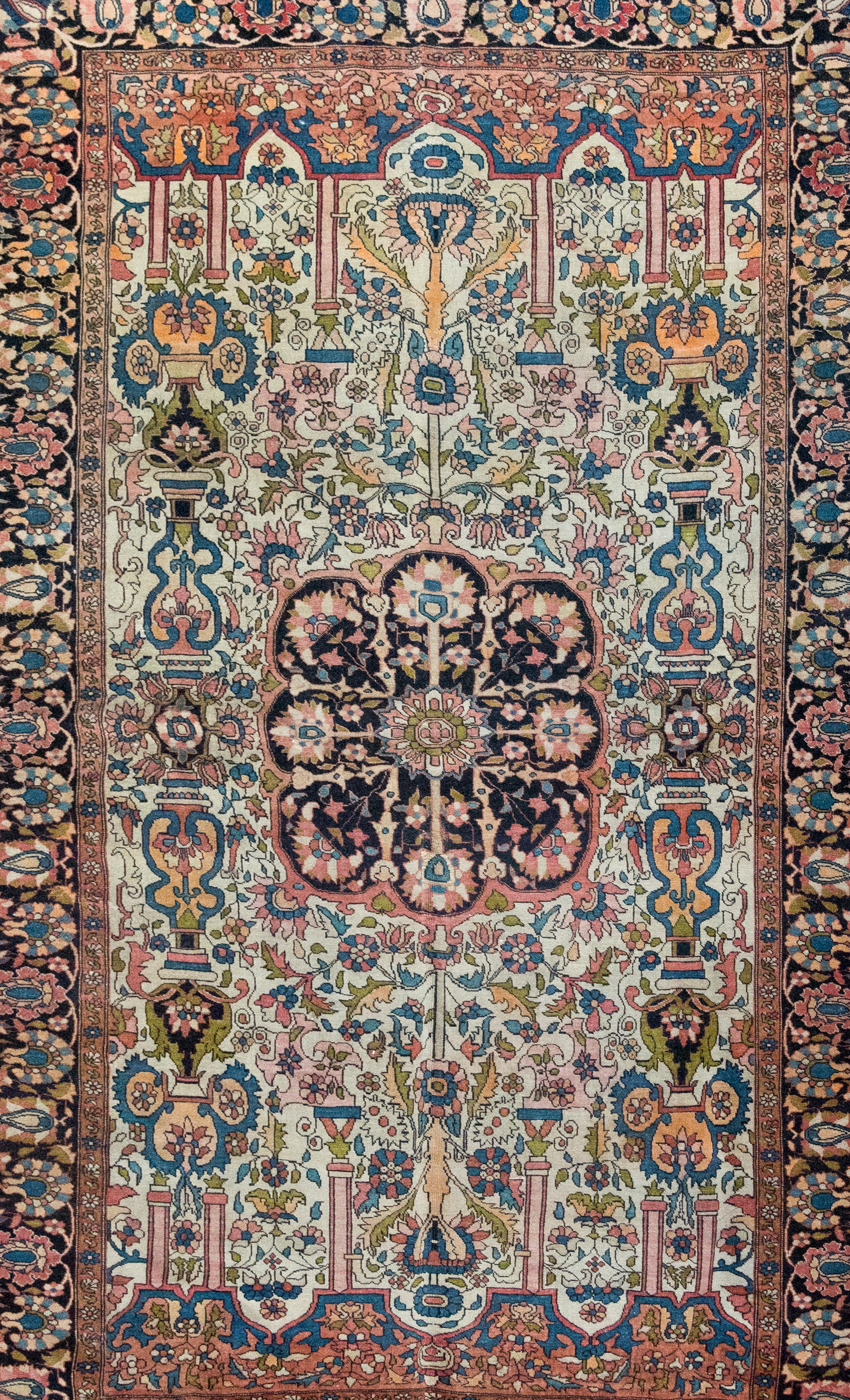 Early 20th Persian Sarouk Farahan Rug For Sale 1