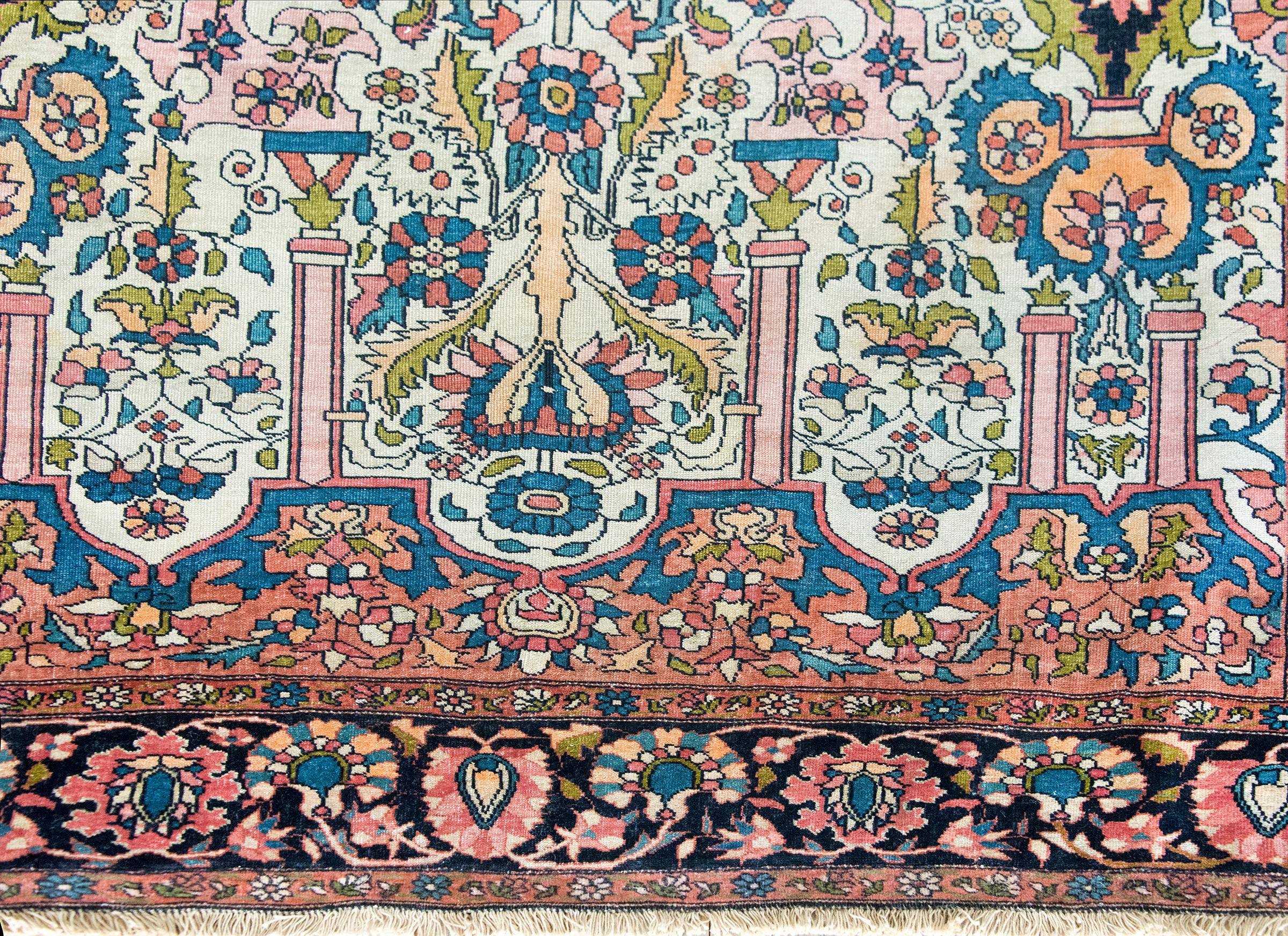 Early 20th Persian Sarouk Farahan Rug For Sale 2