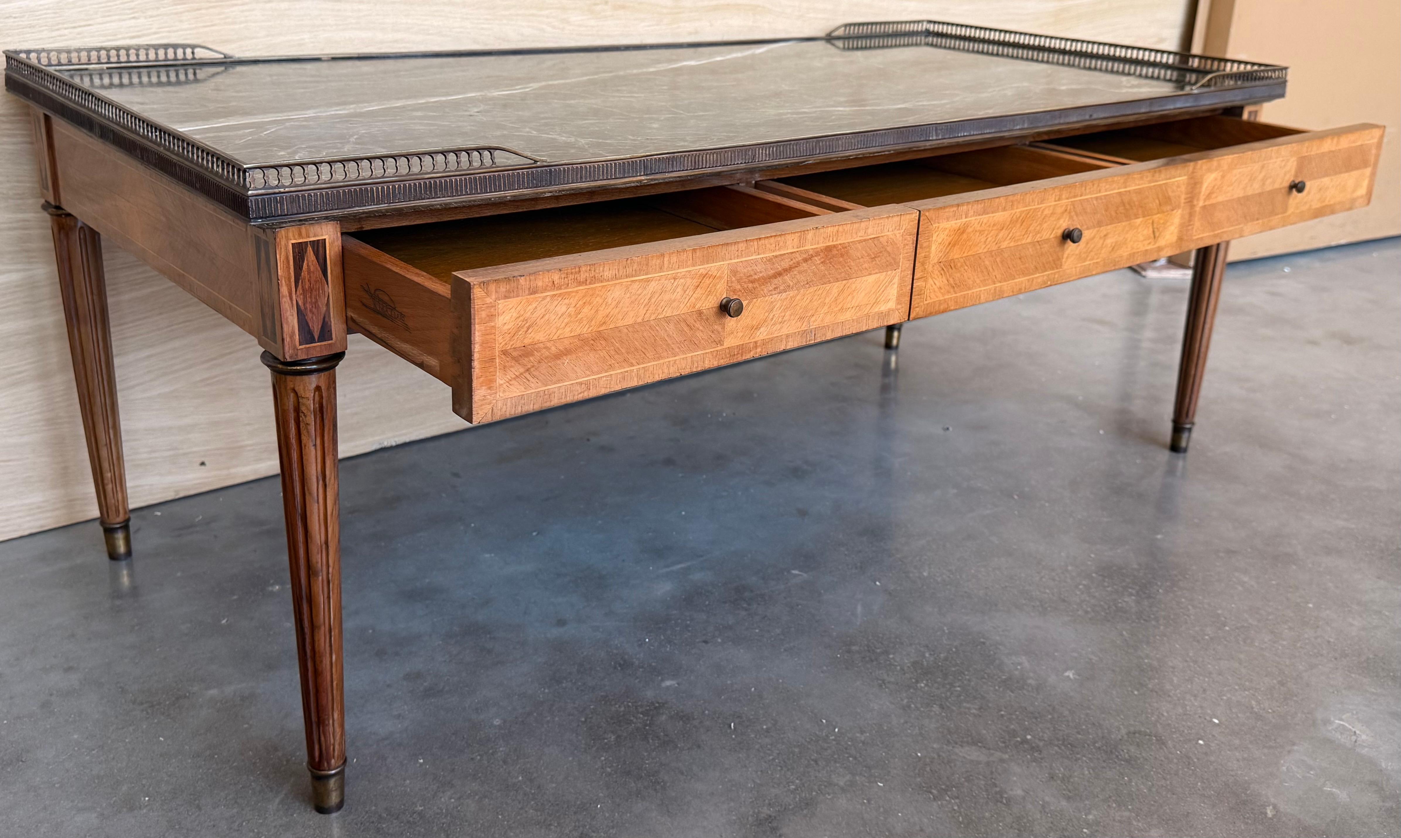 Early 20th Rectangular Bouillotte  Table with Fluted Legs and Drawers en vente 4