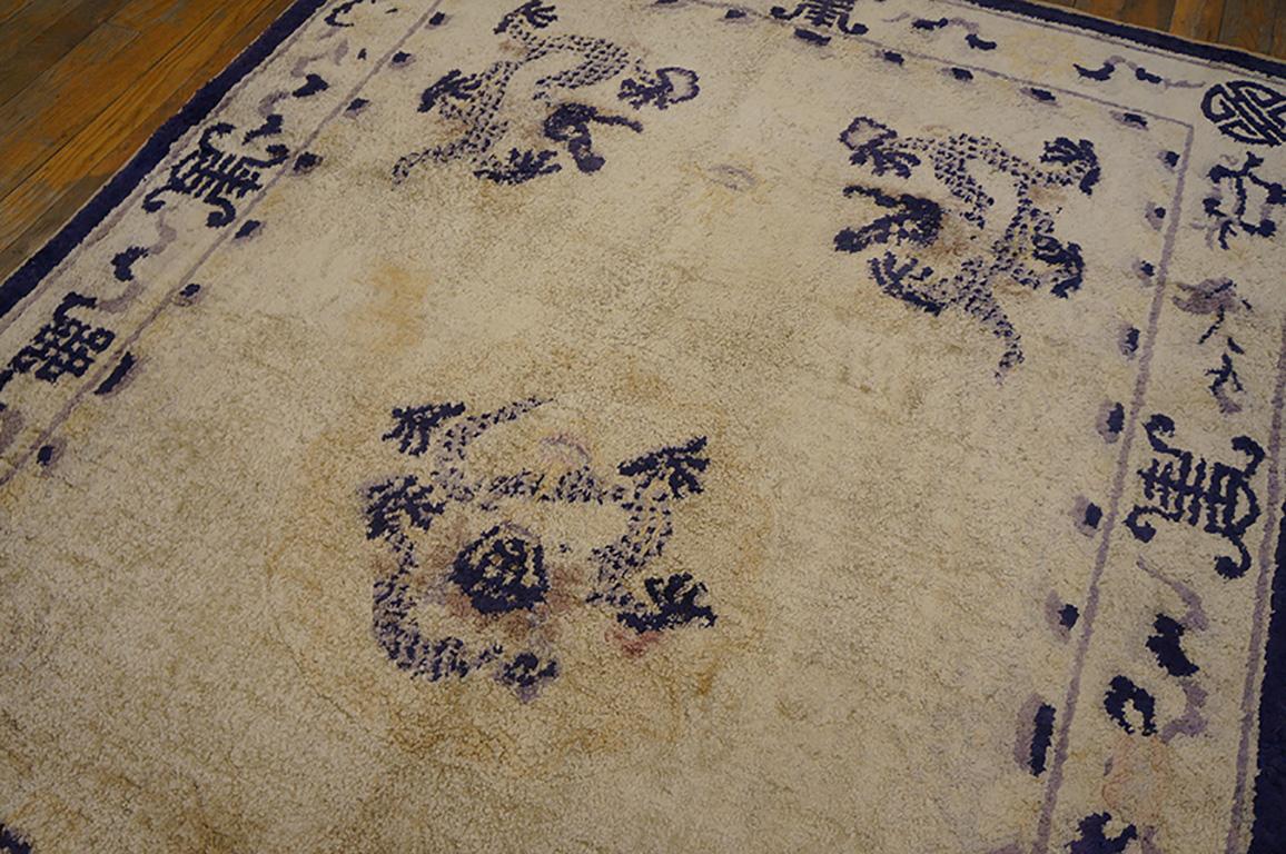 Early 20th Silk Chinese Dragon Carpet ( 4' x  6' - 122 x 183 )  In Good Condition For Sale In New York, NY