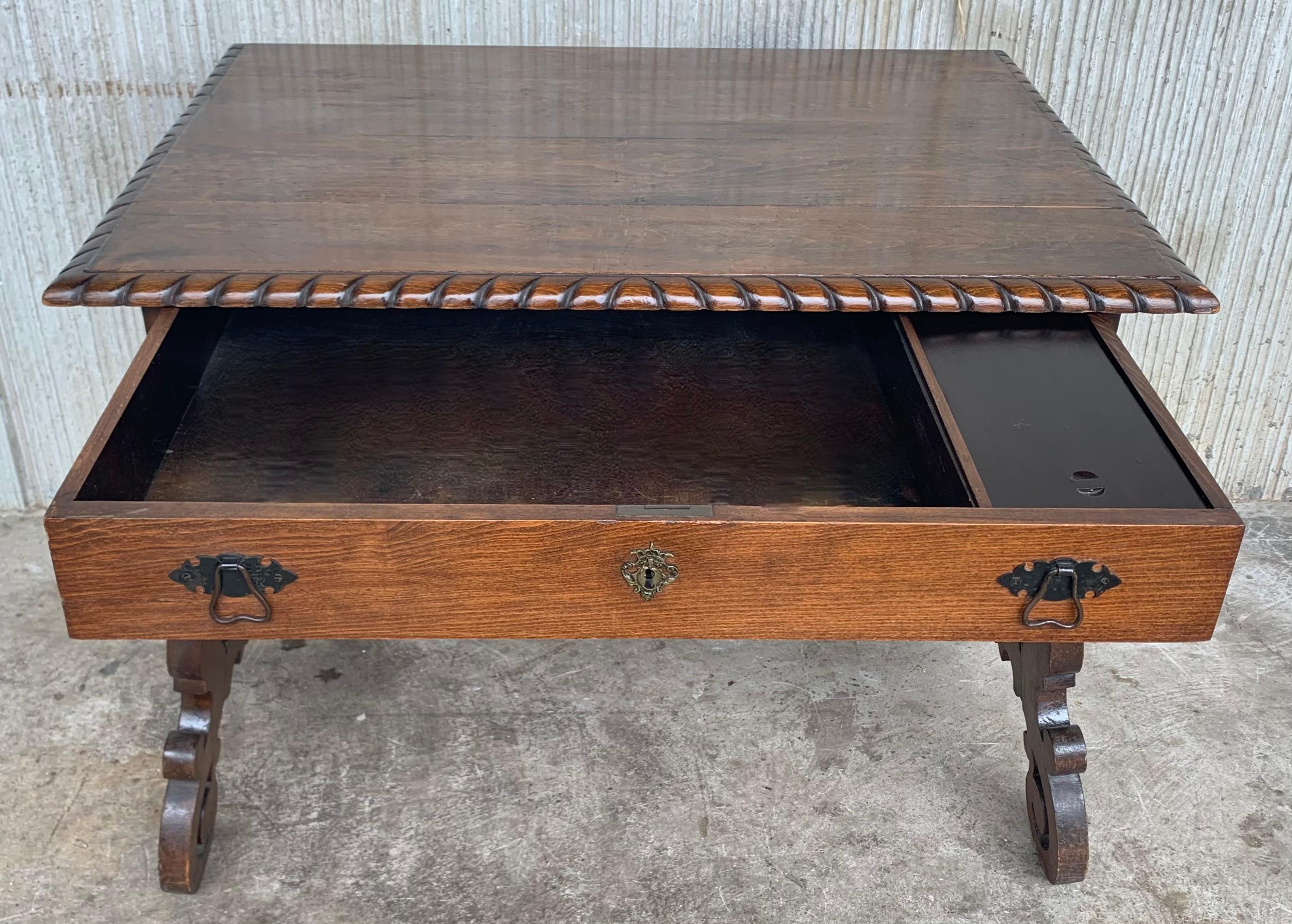 20th Century Early 20th Spanish Desk with Lyre Legs and Carved Edges on Top For Sale