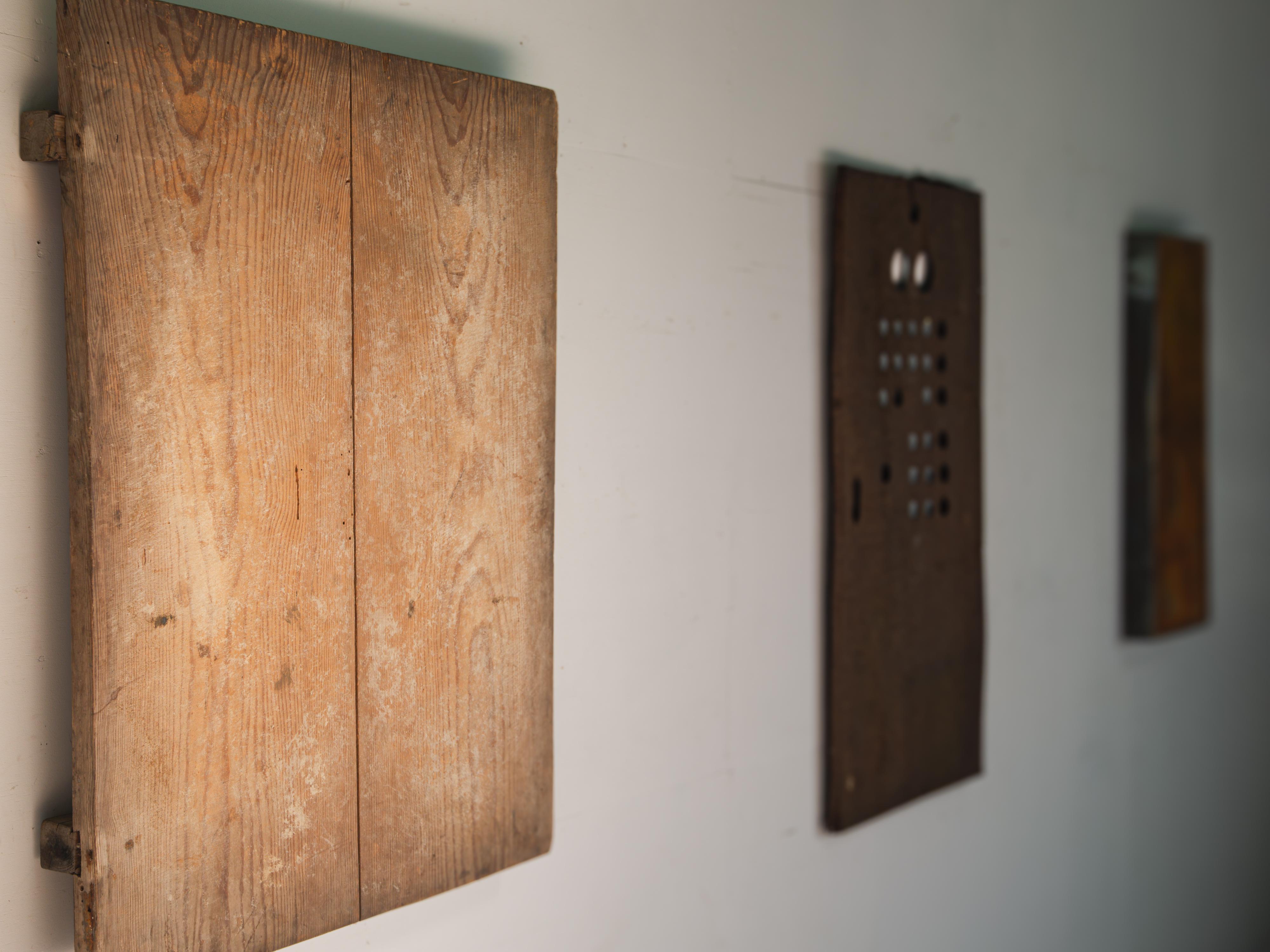 Falegnameria inizio 20° Wabi sabi giapponese, decorazione da parete in legno, mingei primitivo in vendita