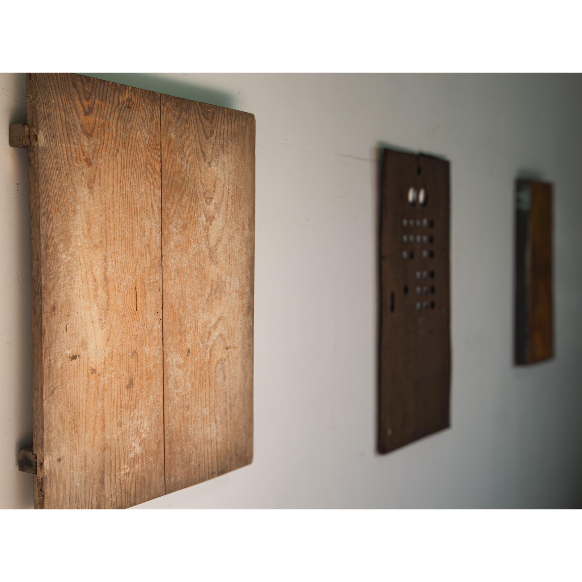 inizio 20° Wabi sabi giapponese, decorazione da parete in legno, mingei primitivo In condizioni buone in vendita a 常陸大宮市, JP