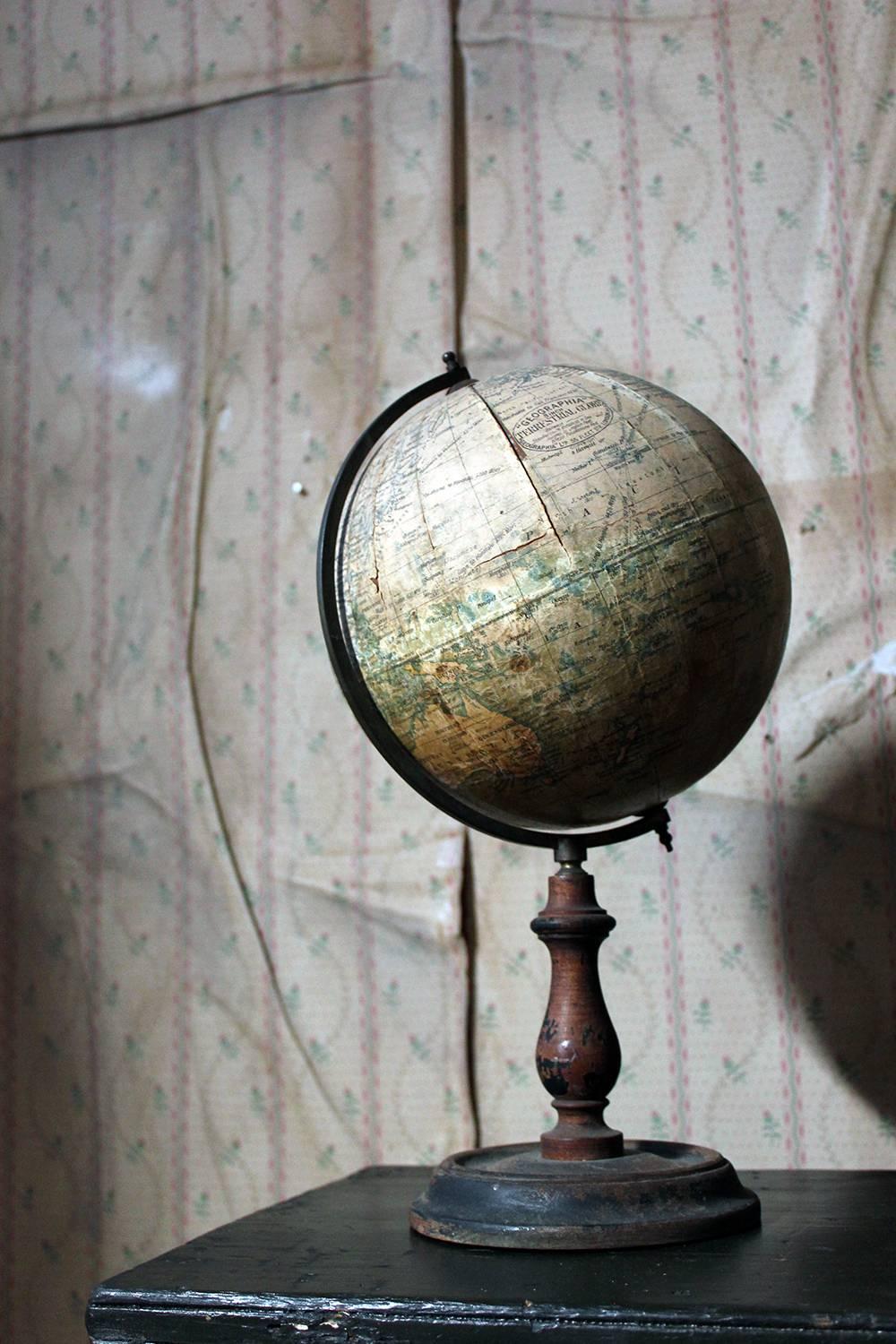 Early 20th Century 8” Terrestrial Table Globe ‘Geographia’, circa 1920-1925 8