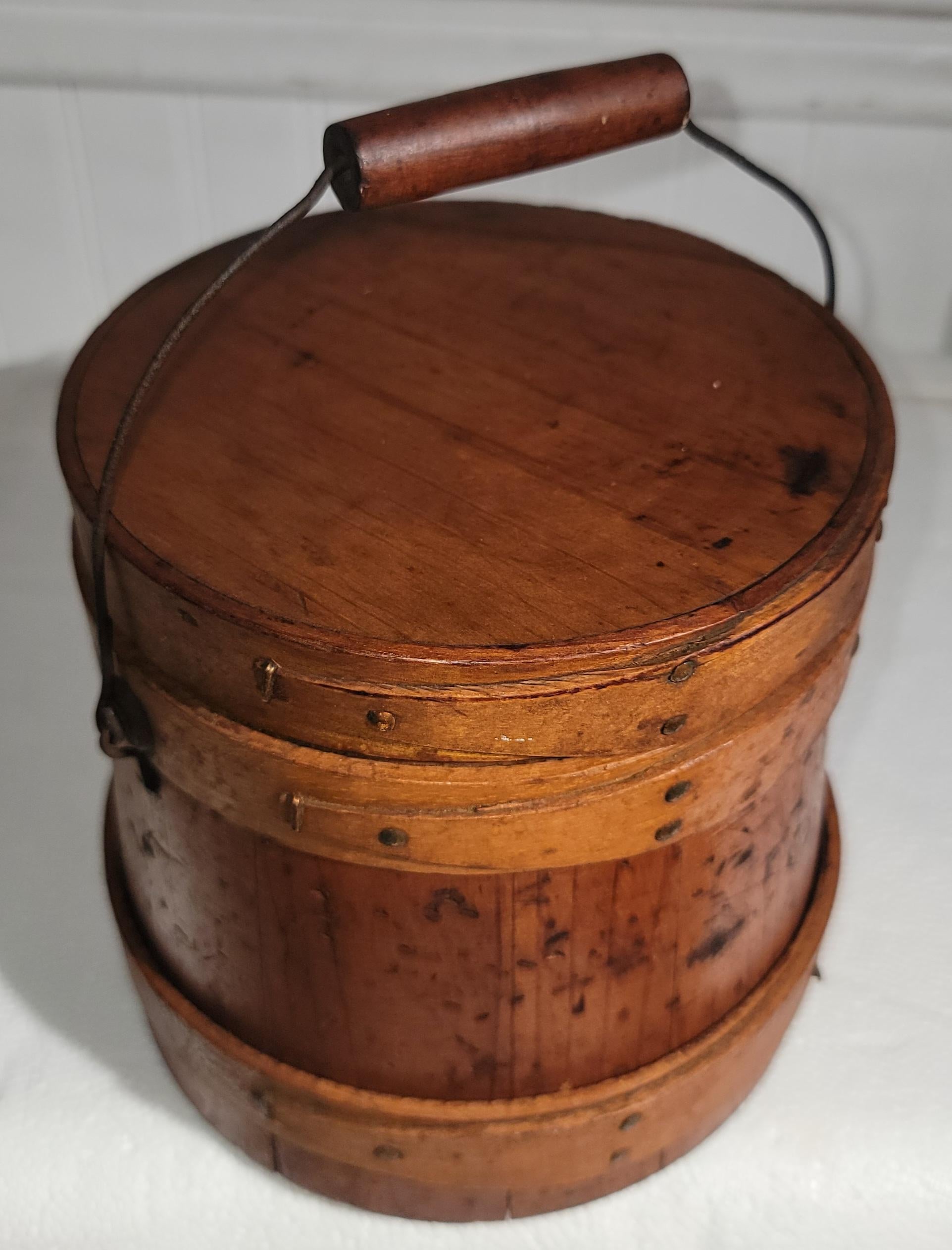 19Thc Sugar Bucket From New England In Good Condition For Sale In Los Angeles, CA