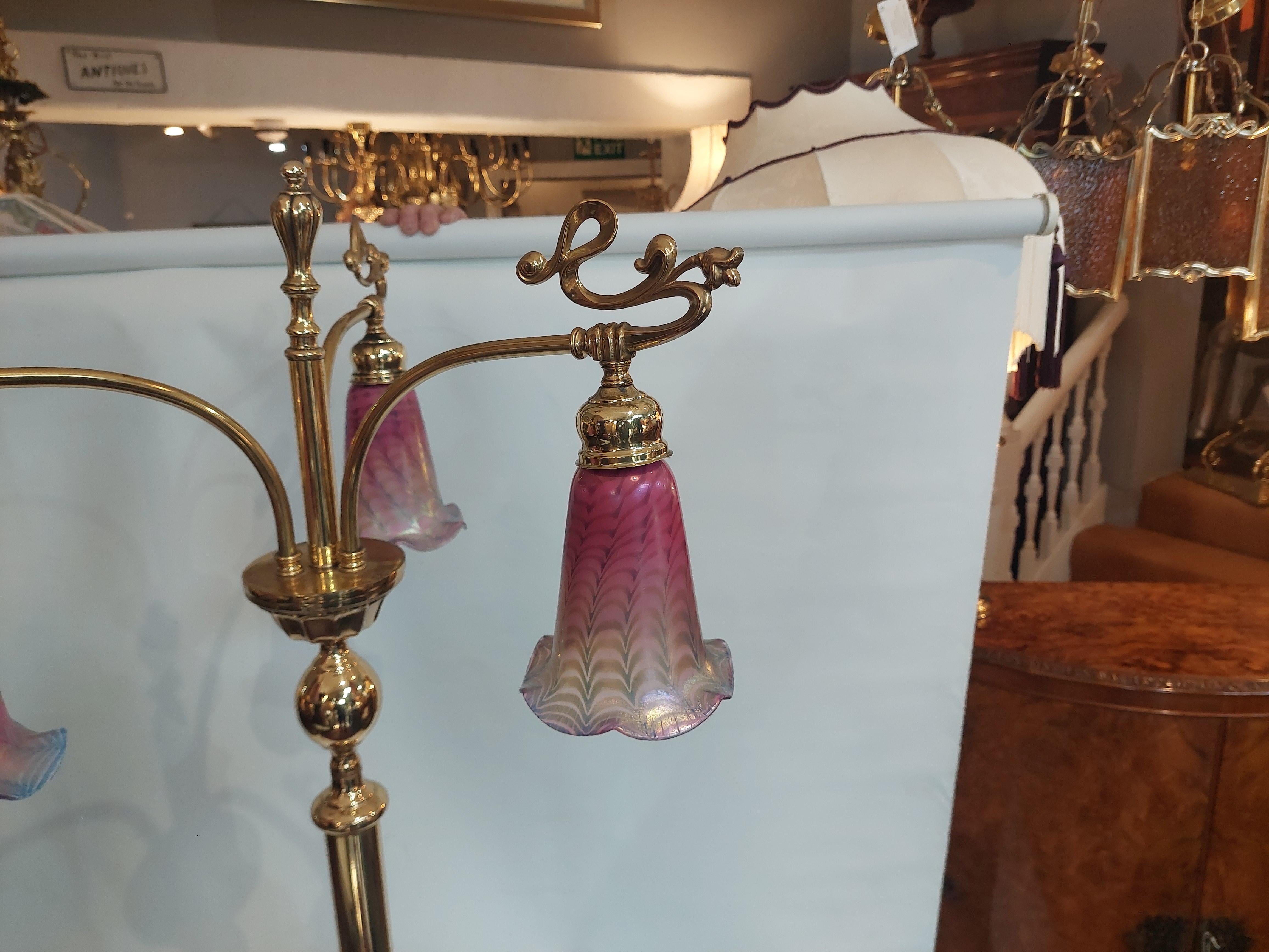 Art nouveau Lampe standard en laiton Art Nouveau du début du 20e siècle en vente