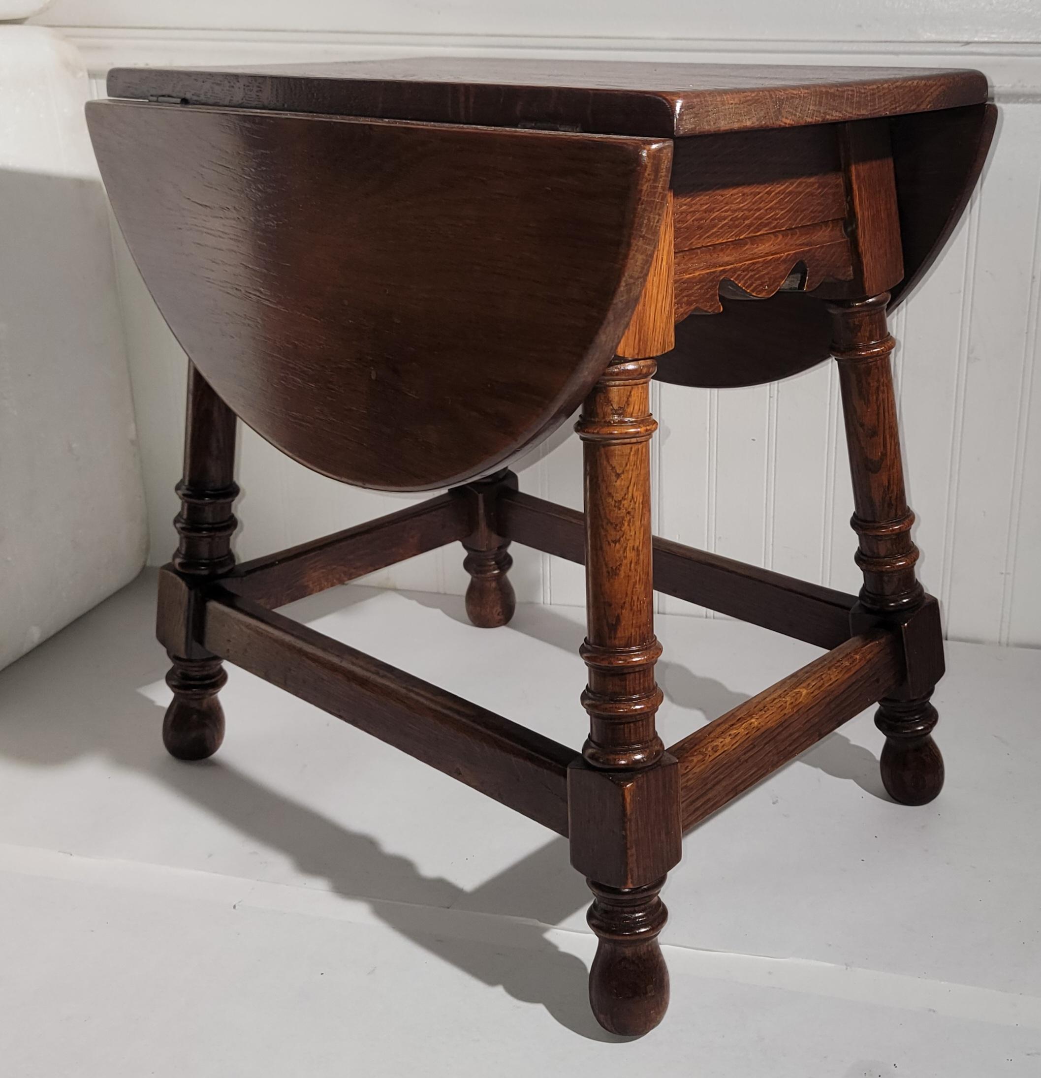 Early 20Thc Arts & Crafts Side Table For Sale 2