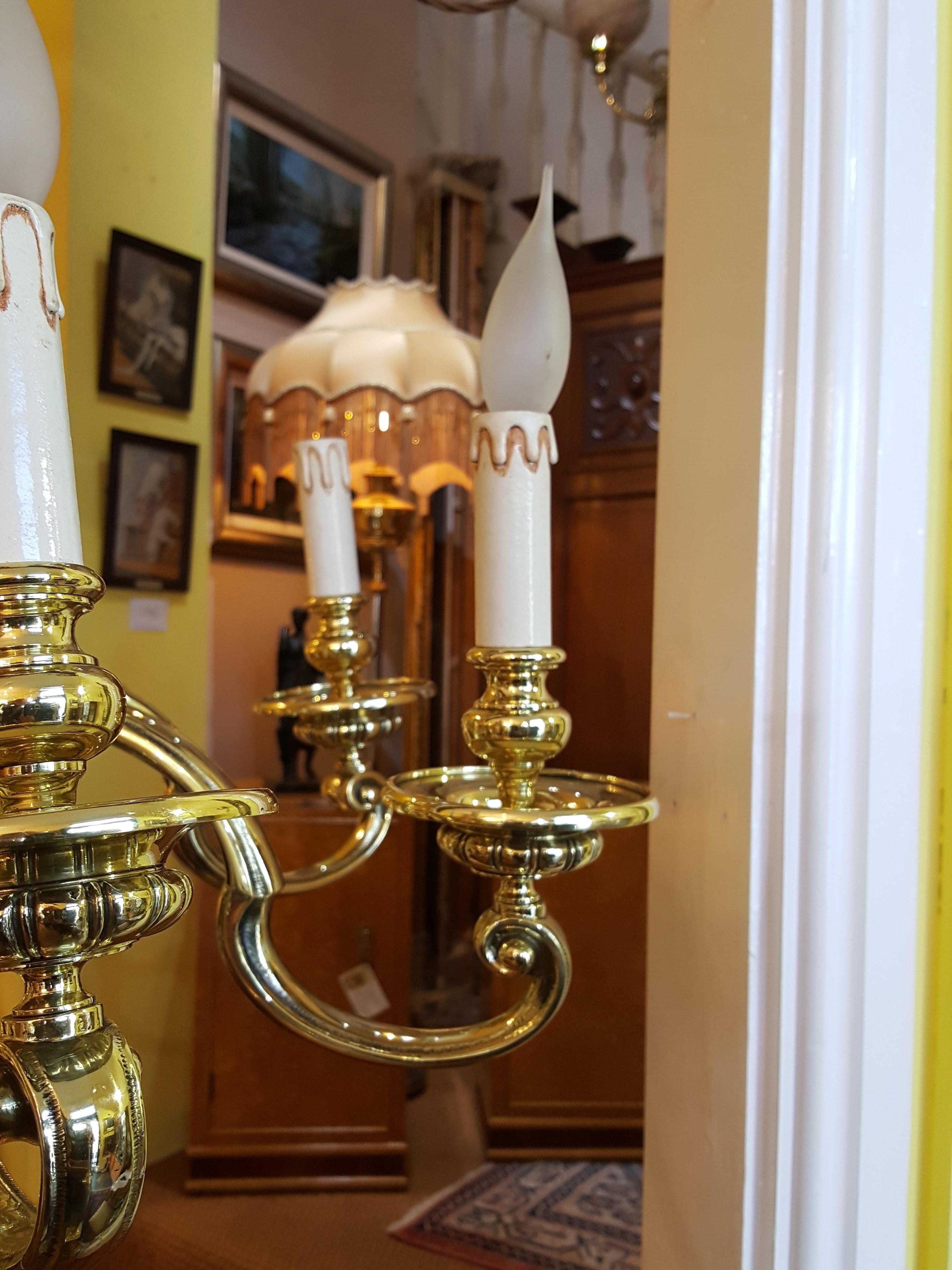 Early 20th Century Brass 8 Scroll Armed Brass Chandelier In Good Condition For Sale In Altrincham, Cheshire