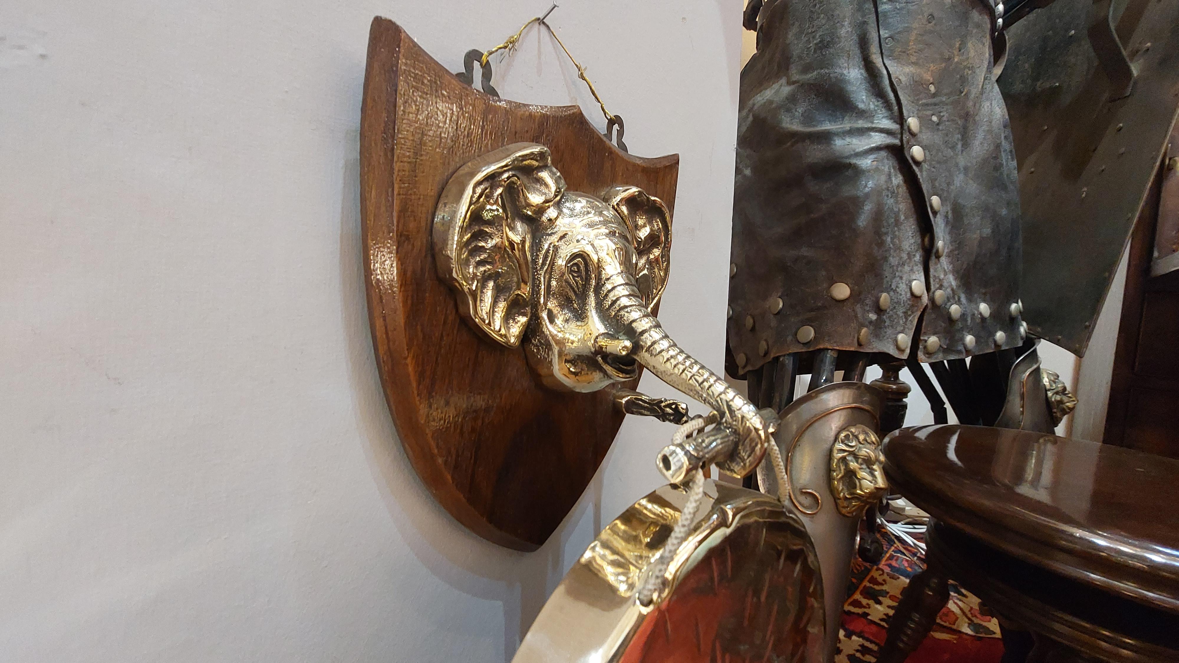 Gong in ottone e Oak dei primi del Novecento In condizioni buone in vendita a Altrincham, GB