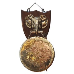Gong in ottone e Oak dei primi del Novecento