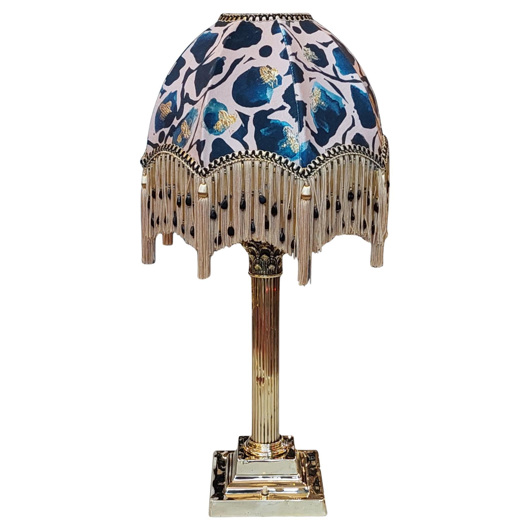Lampe de table à colonne corinthienne en laiton du début du XXe siècle en vente